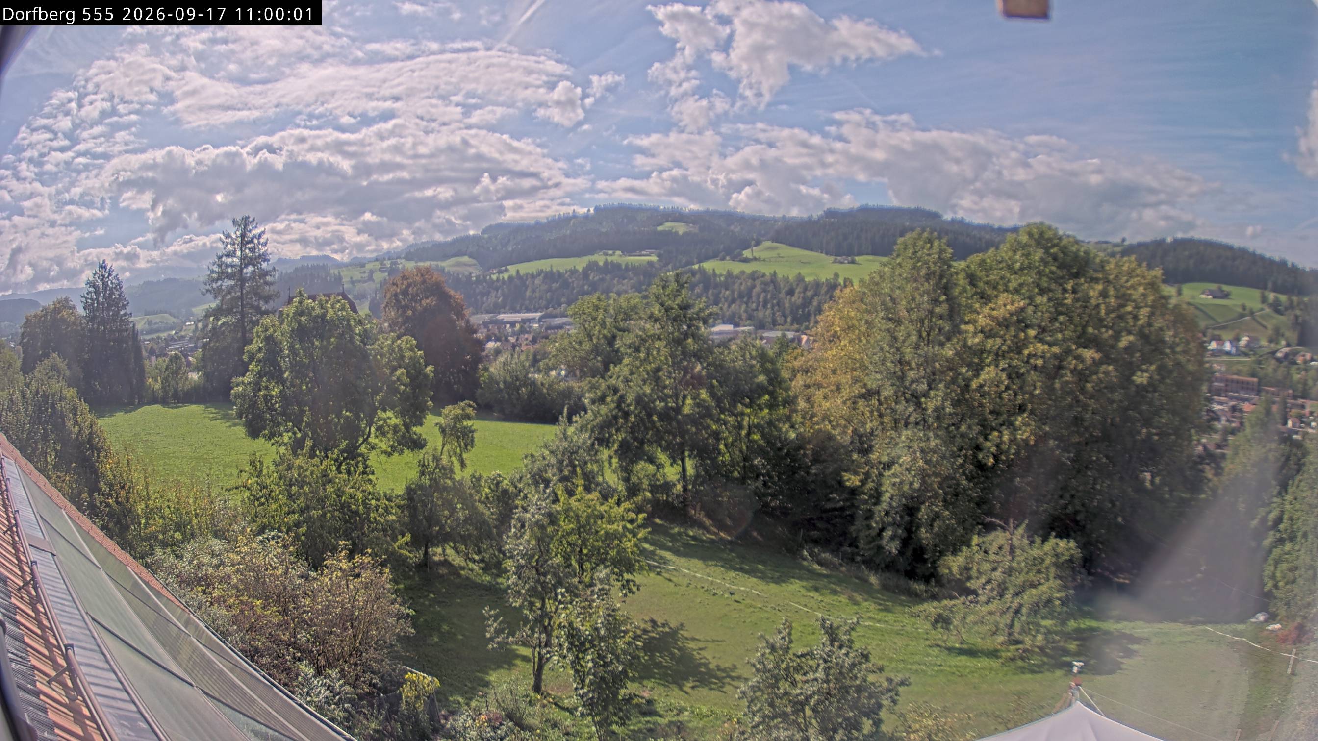 Webcam-Bild: Aussicht vom Dorfberg in Langnau 20260917-110000