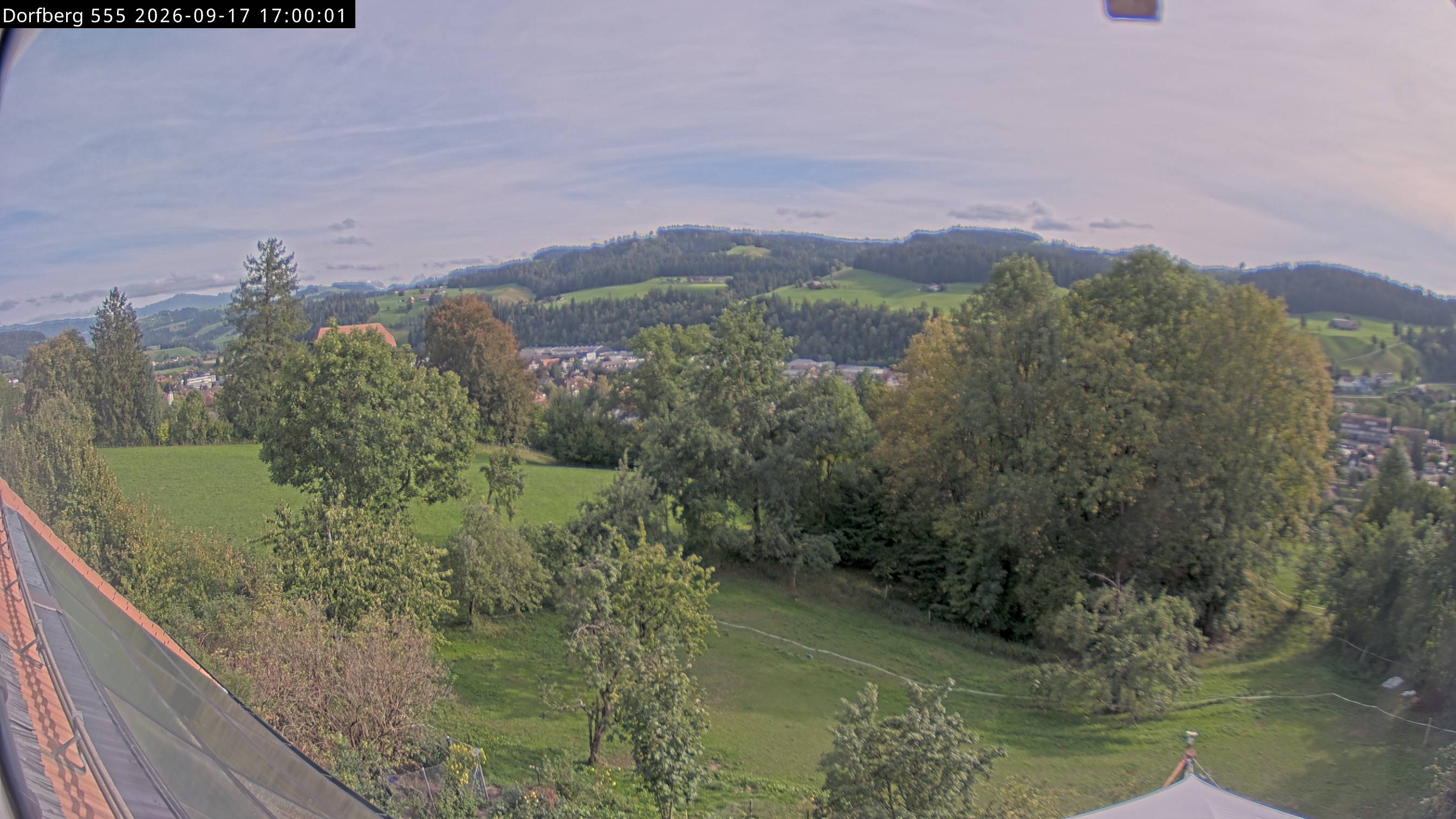 Webcam-Bild: Aussicht vom Dorfberg in Langnau 20260917-170000