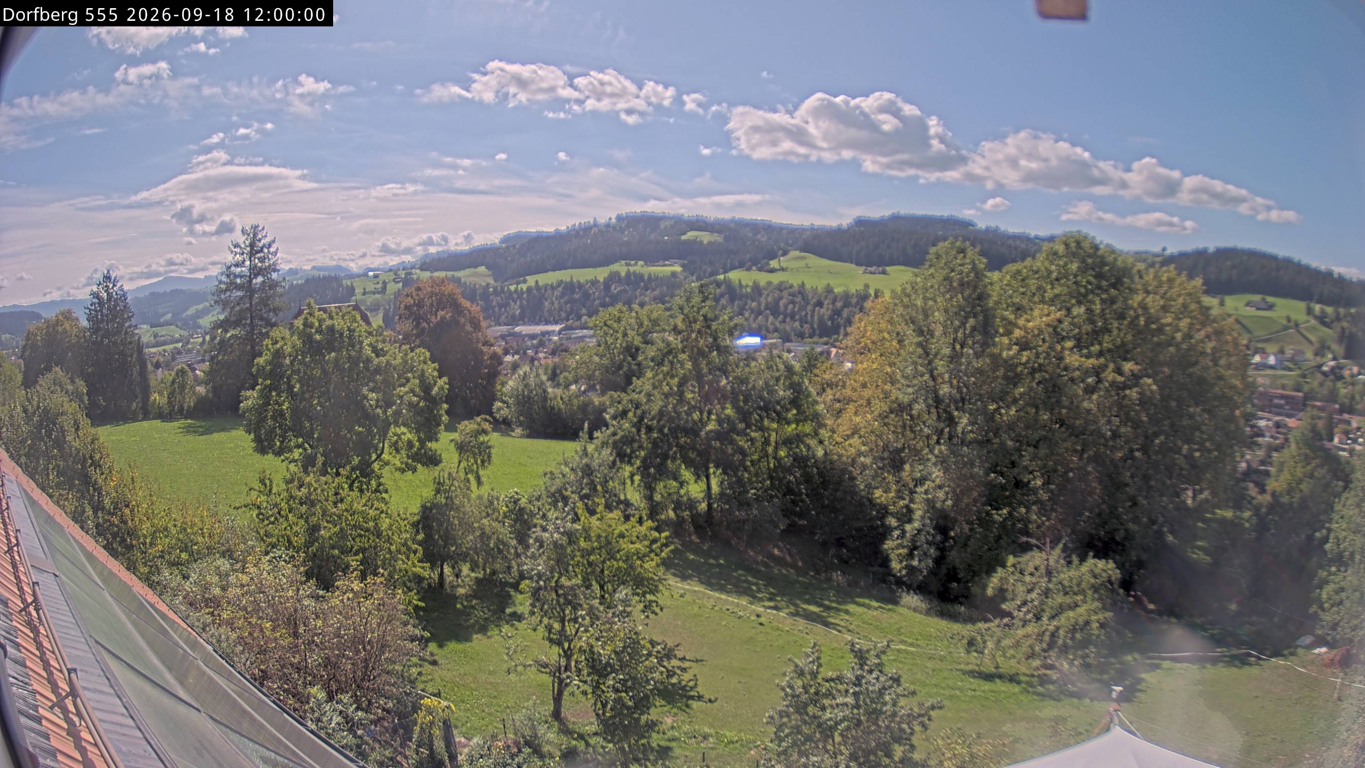 Webcam-Bild: Aussicht vom Dorfberg in Langnau 20260918-120000