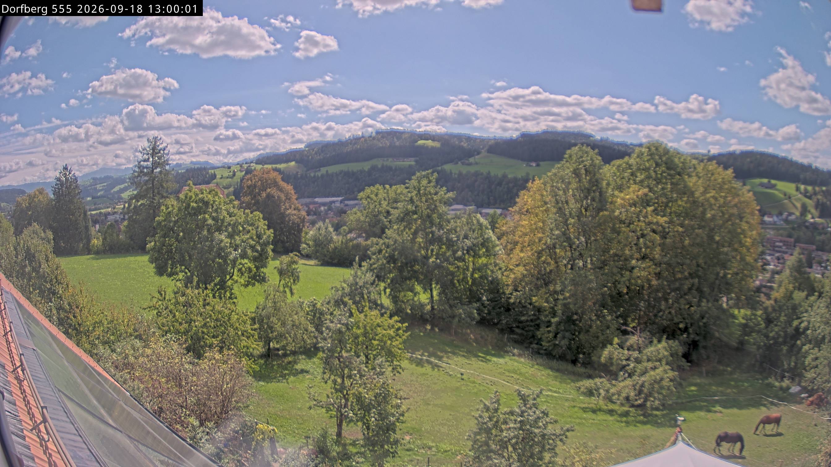 Webcam-Bild: Aussicht vom Dorfberg in Langnau 20260918-130000