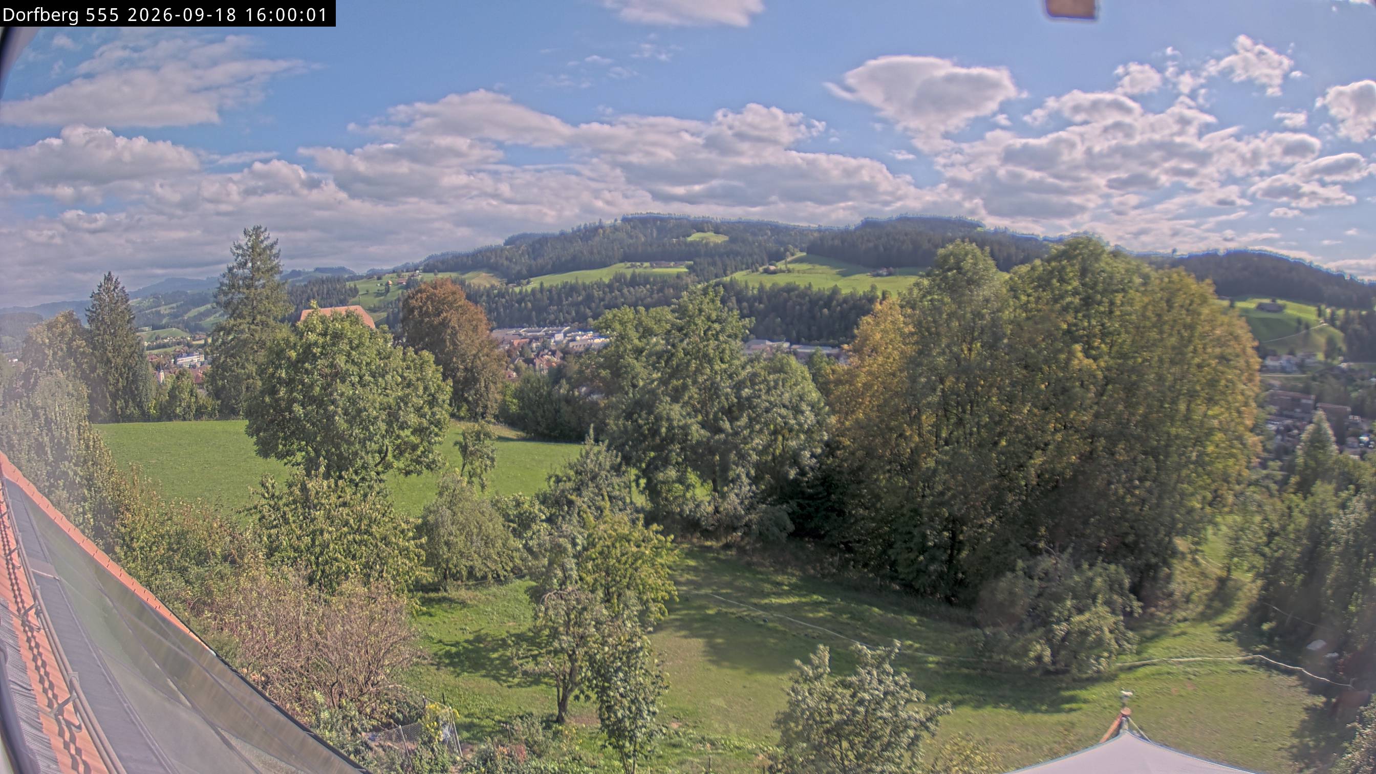 Webcam-Bild: Aussicht vom Dorfberg in Langnau 20260918-160000