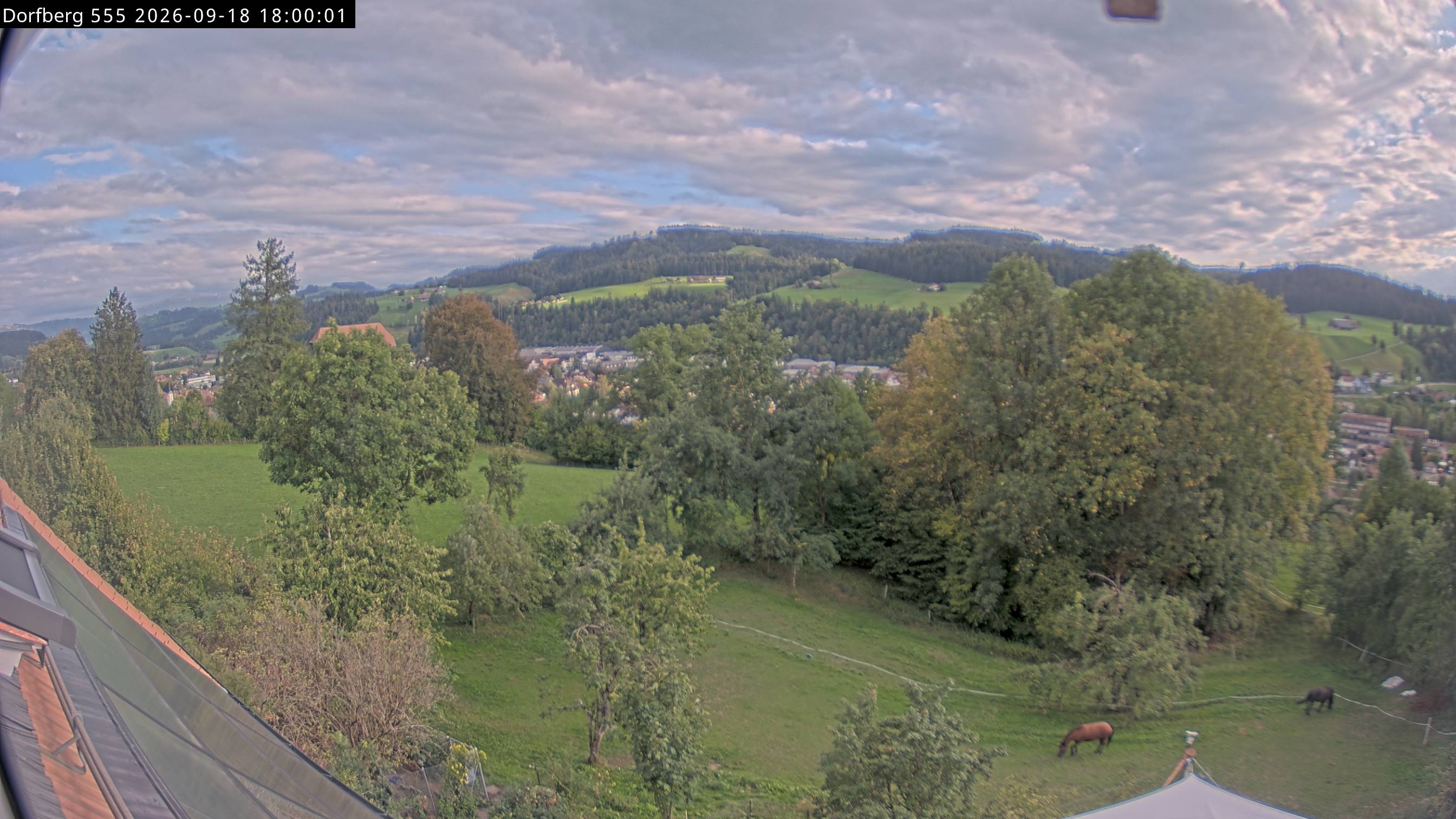 Webcam-Bild: Aussicht vom Dorfberg in Langnau 20260918-180000