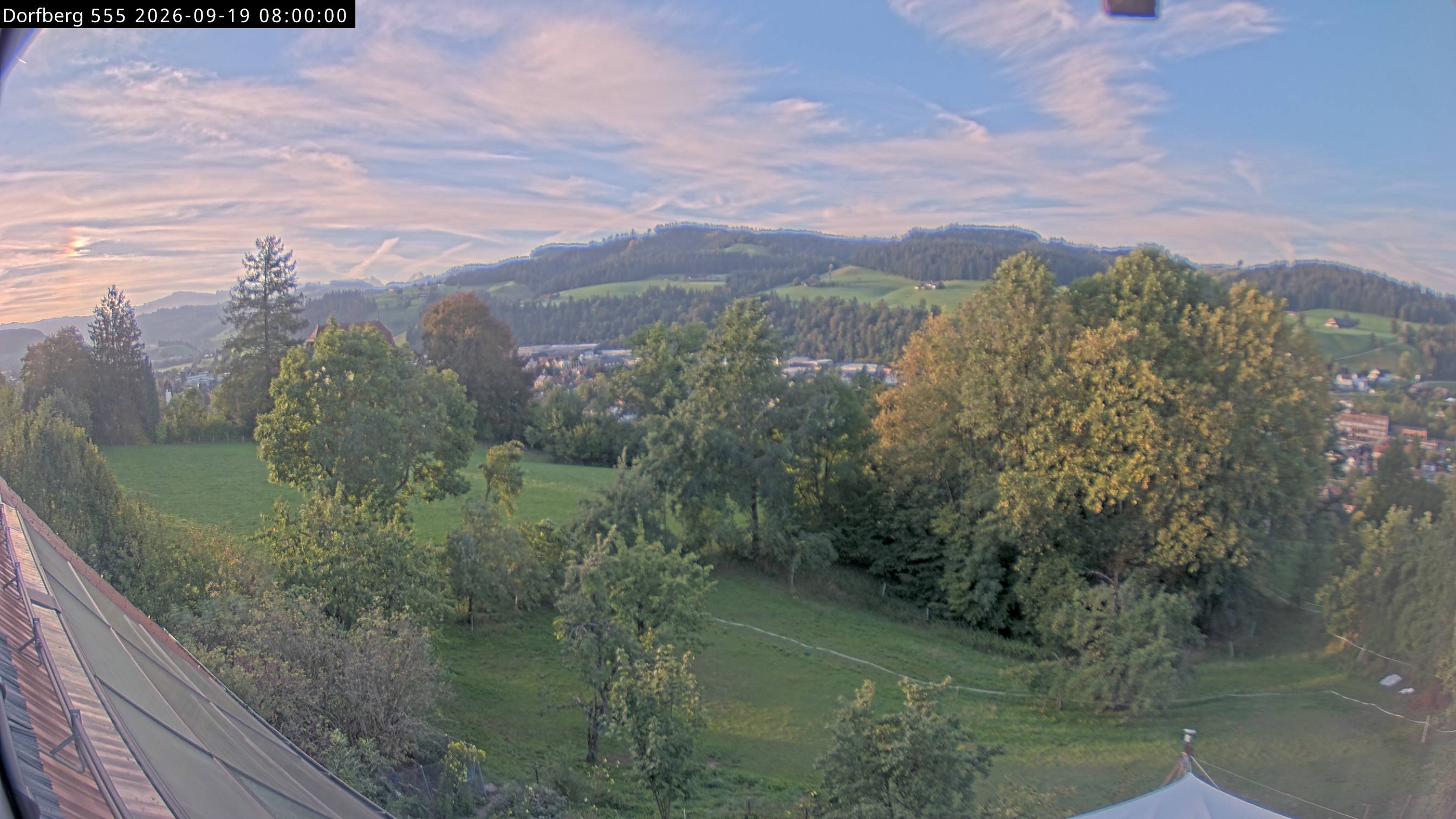 Webcam-Bild: Aussicht vom Dorfberg in Langnau 20260919-080000