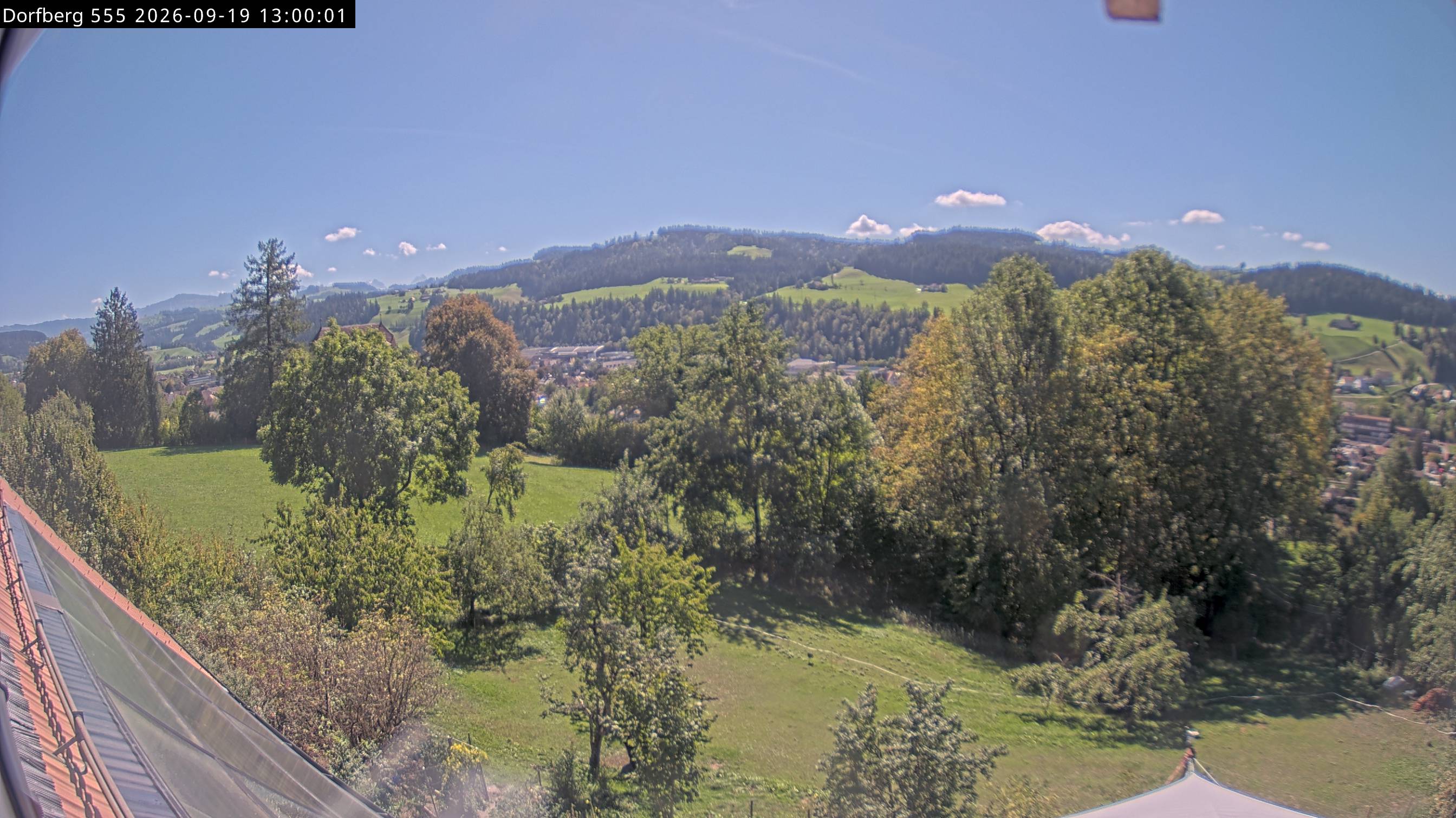 Webcam-Bild: Aussicht vom Dorfberg in Langnau 20260919-130000