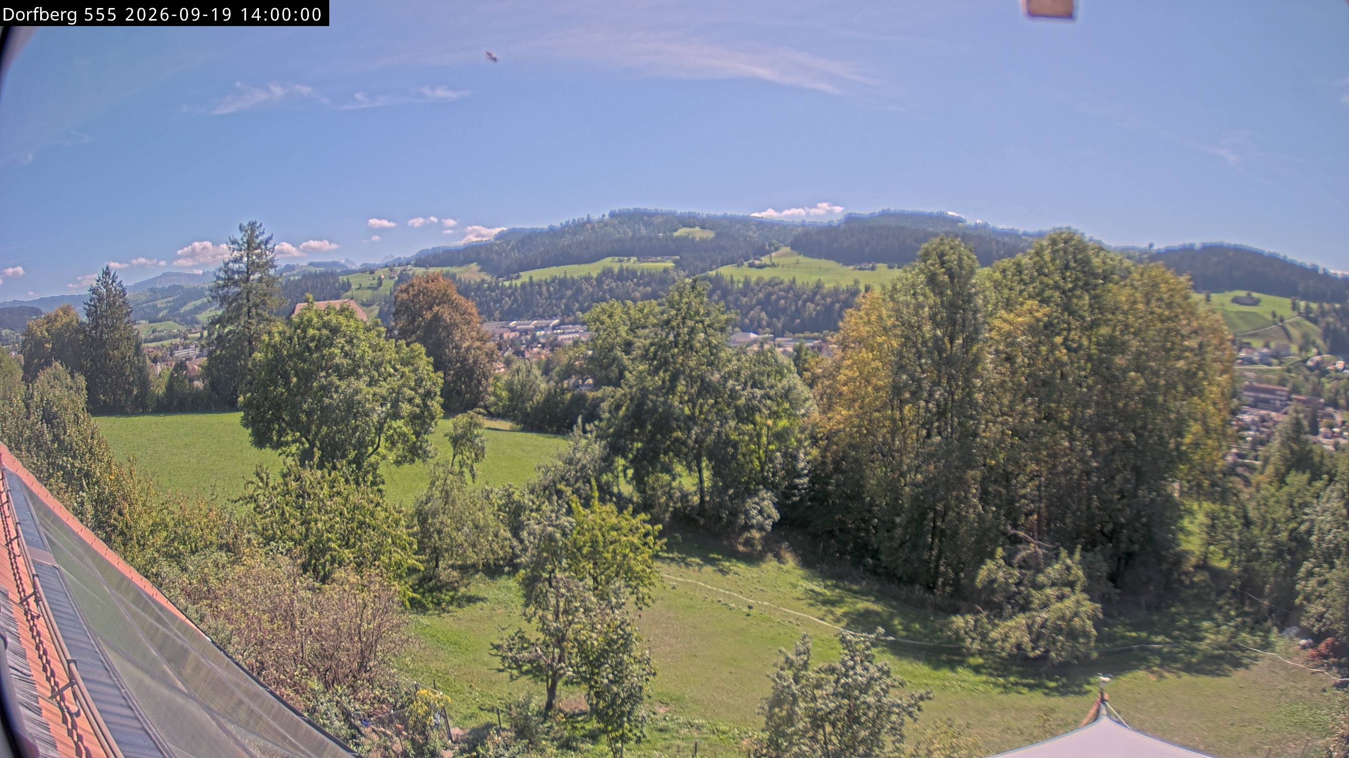 Webcam-Bild: Aussicht vom Dorfberg in Langnau 20260919-140000