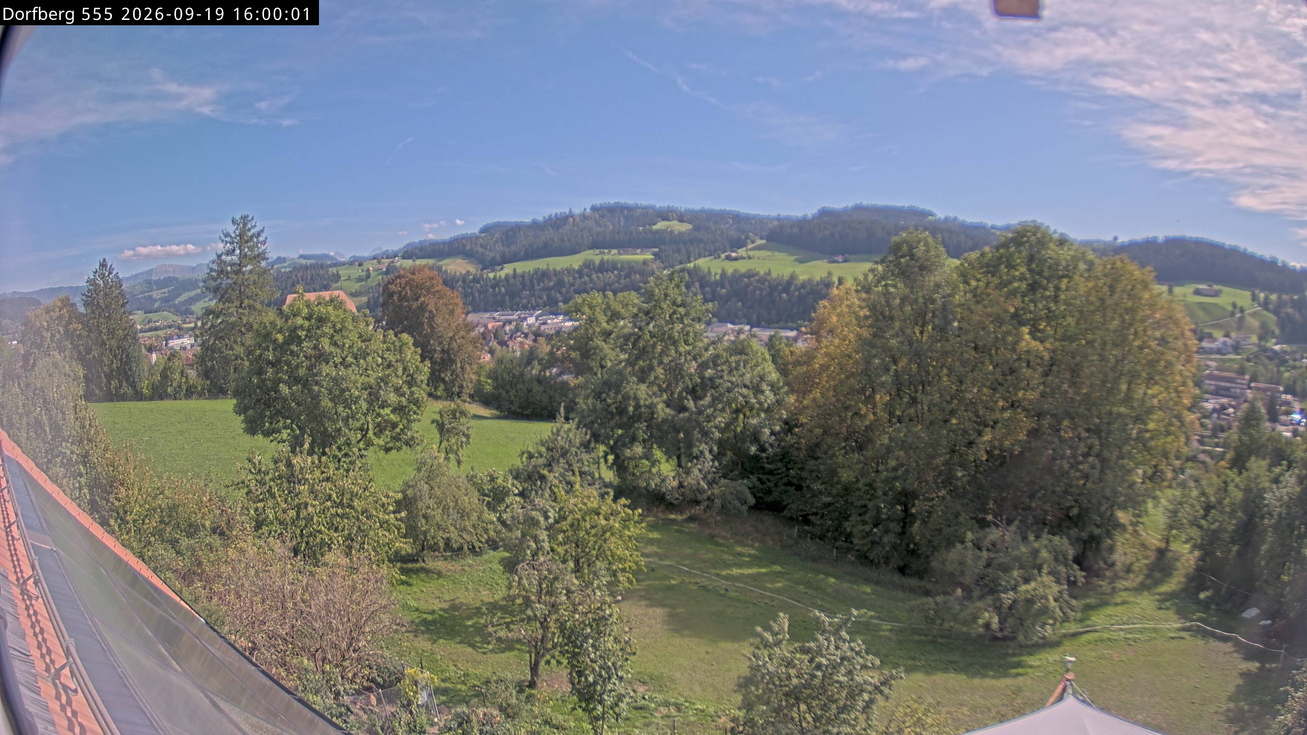 Webcam-Bild: Aussicht vom Dorfberg in Langnau 20260919-160000