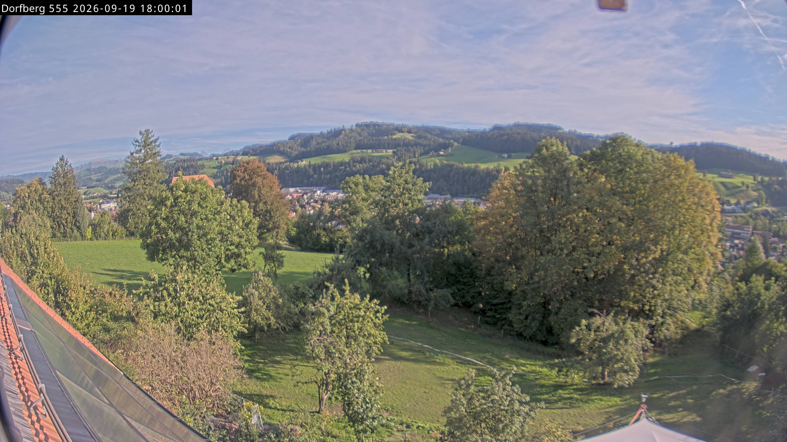 Webcam-Bild: Aussicht vom Dorfberg in Langnau 20260919-180000