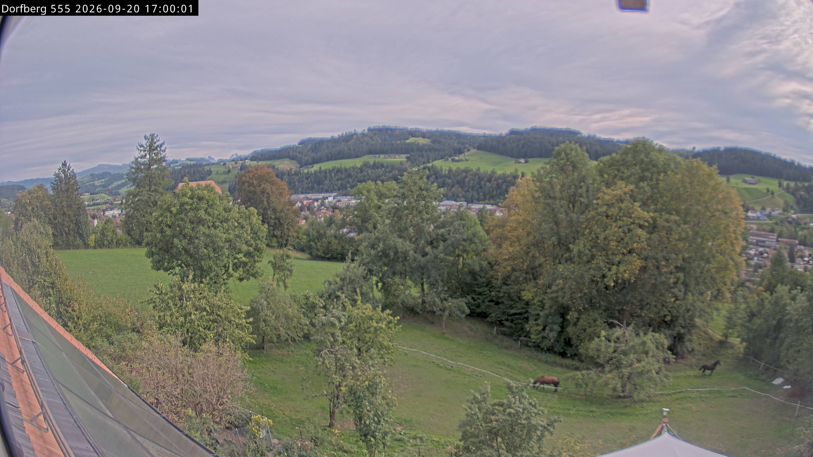 Webcam-Bild: Aussicht vom Dorfberg in Langnau 20260920-170000