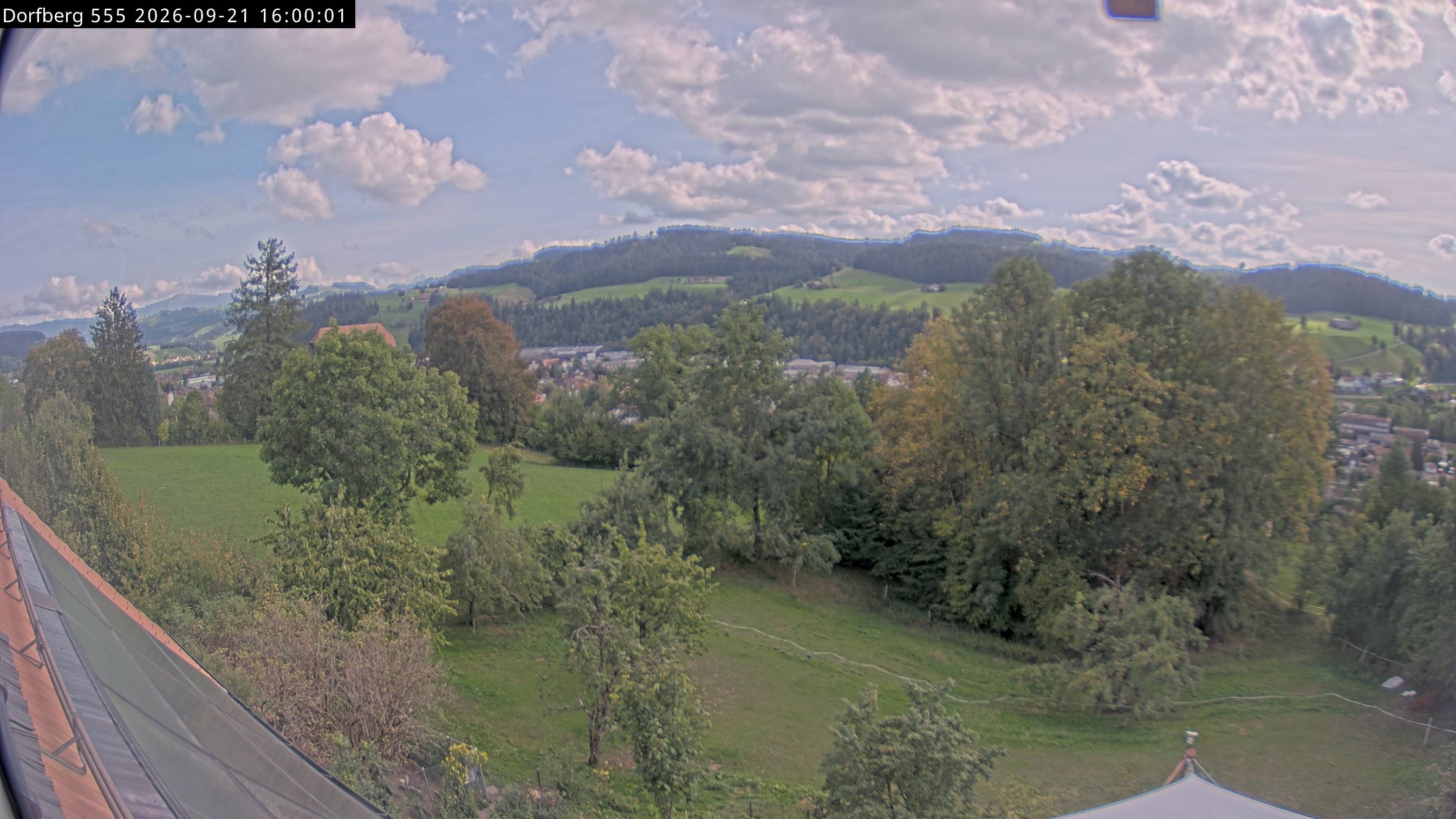 Webcam-Bild: Aussicht vom Dorfberg in Langnau 20260921-160000