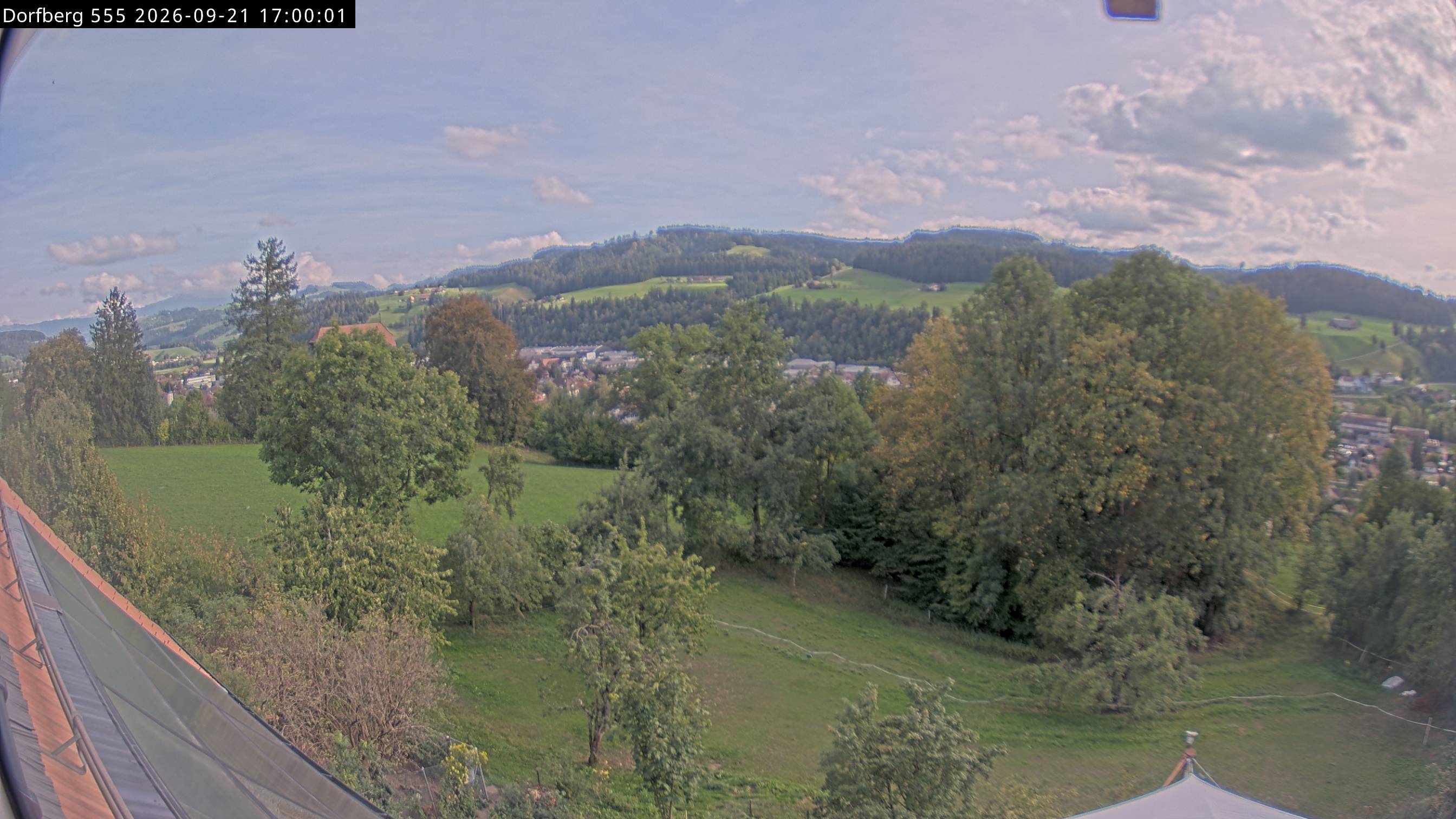 Webcam-Bild: Aussicht vom Dorfberg in Langnau 20260921-170000