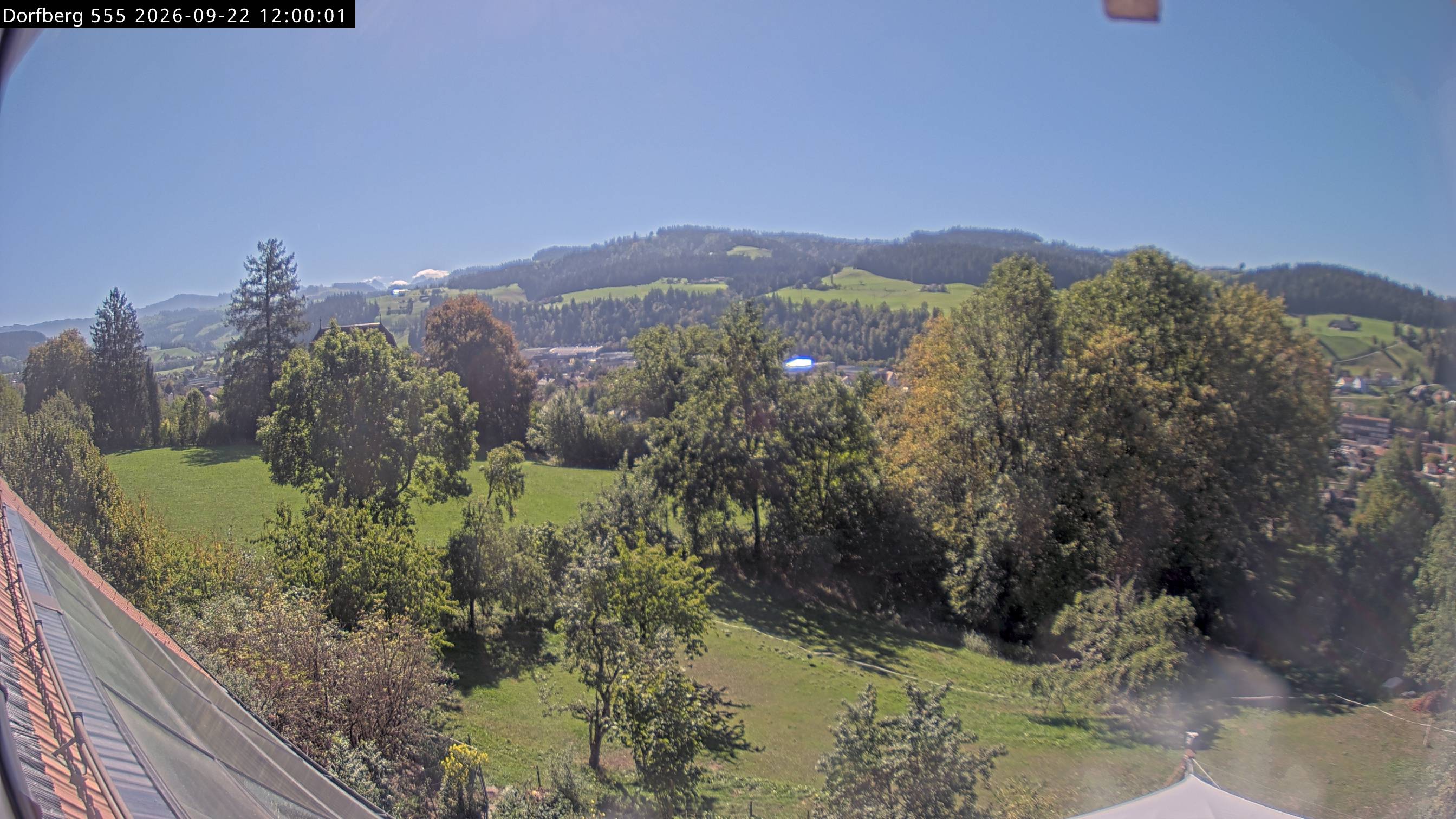 Webcam-Bild: Aussicht vom Dorfberg in Langnau 20260922-120000