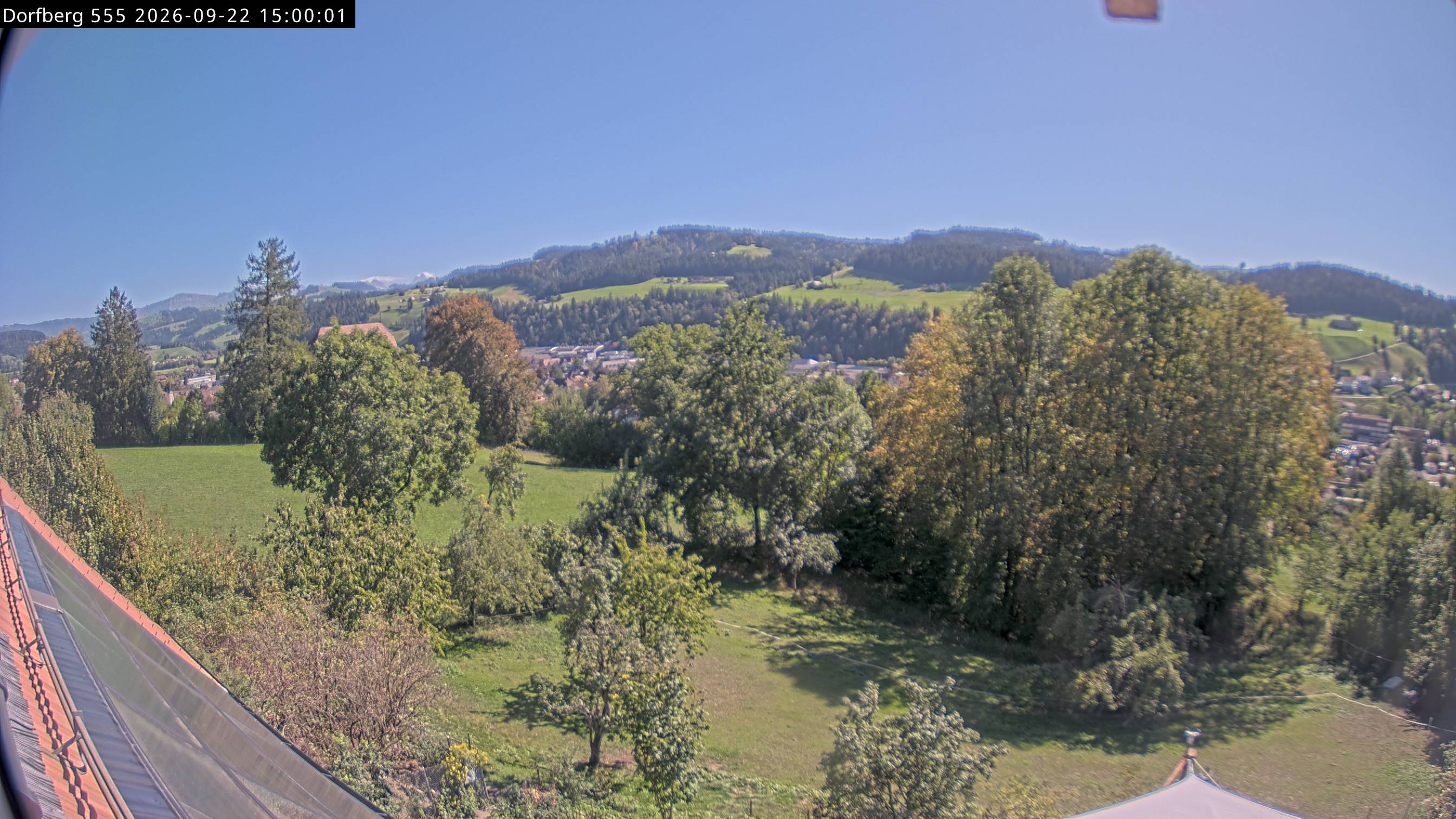 Webcam-Bild: Aussicht vom Dorfberg in Langnau 20260922-150000