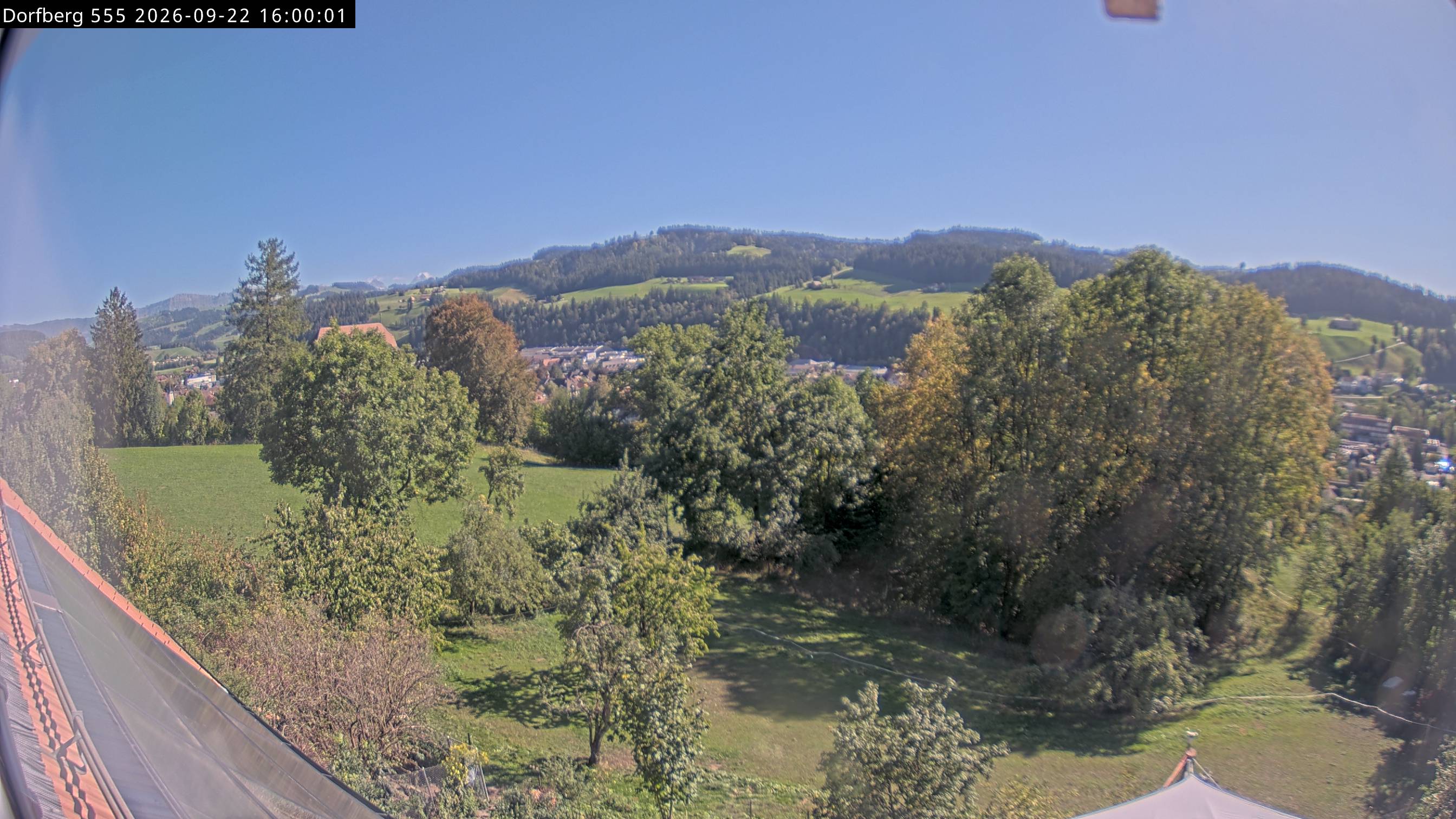 Webcam-Bild: Aussicht vom Dorfberg in Langnau 20260922-160000
