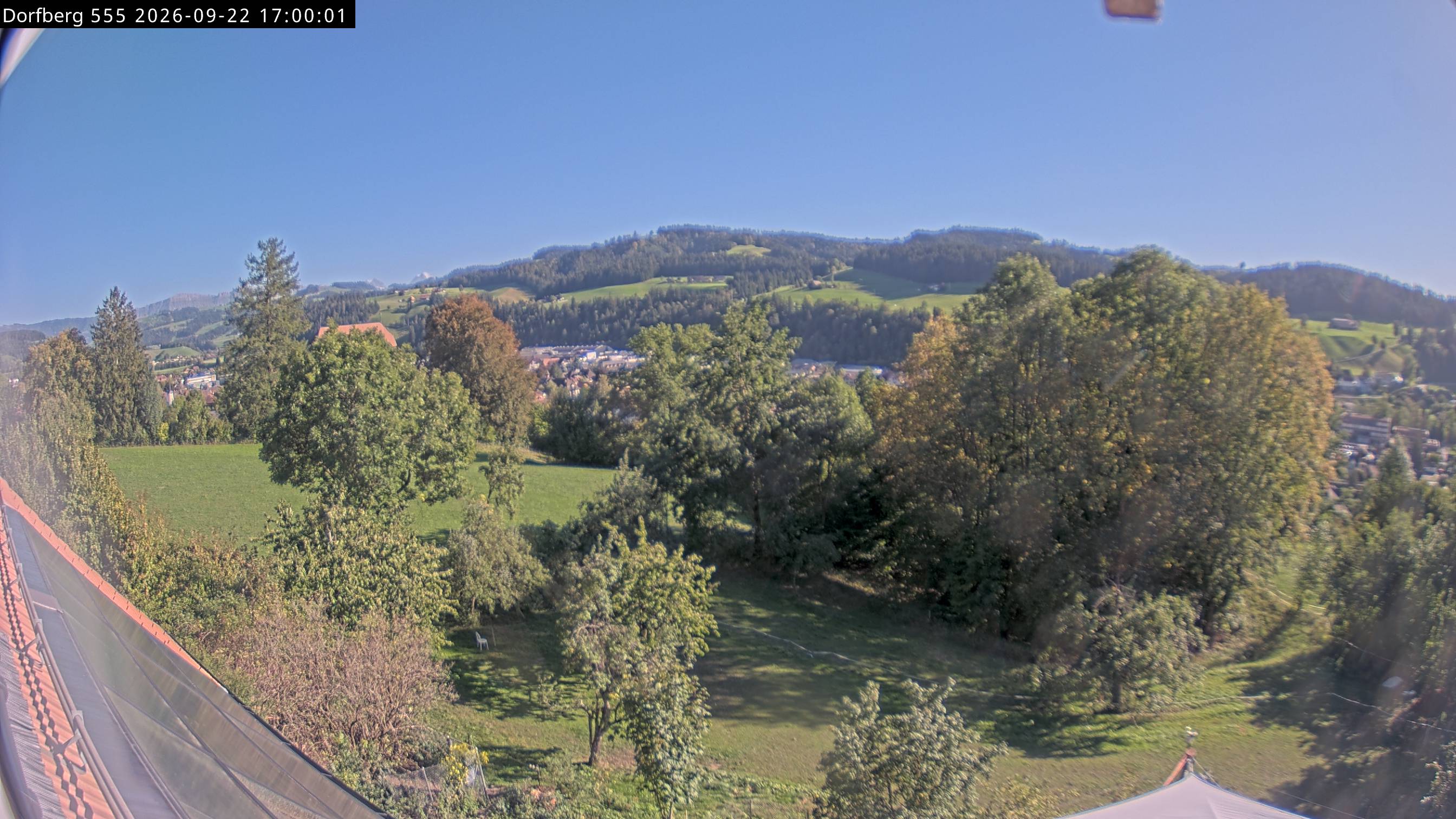 Webcam-Bild: Aussicht vom Dorfberg in Langnau 20260922-170000