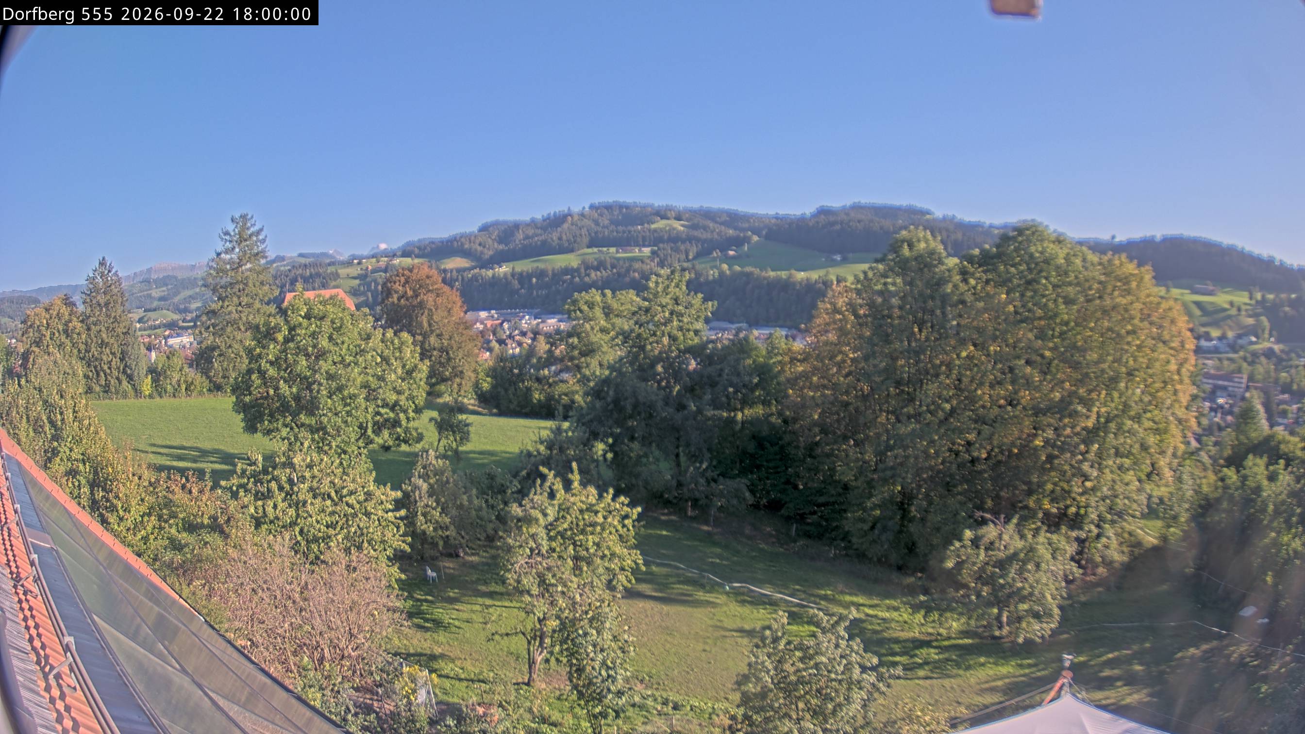 Webcam-Bild: Aussicht vom Dorfberg in Langnau 20260922-180000