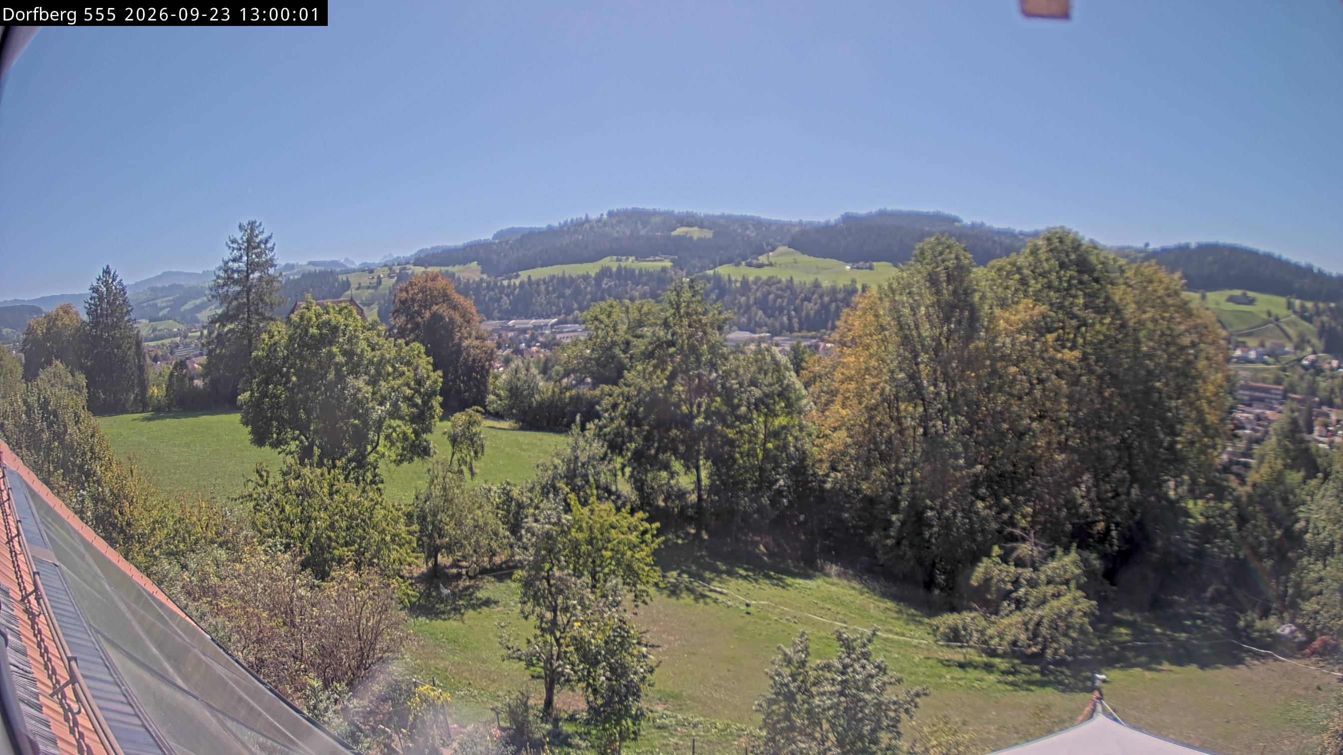 Webcam-Bild: Aussicht vom Dorfberg in Langnau 20260923-130000