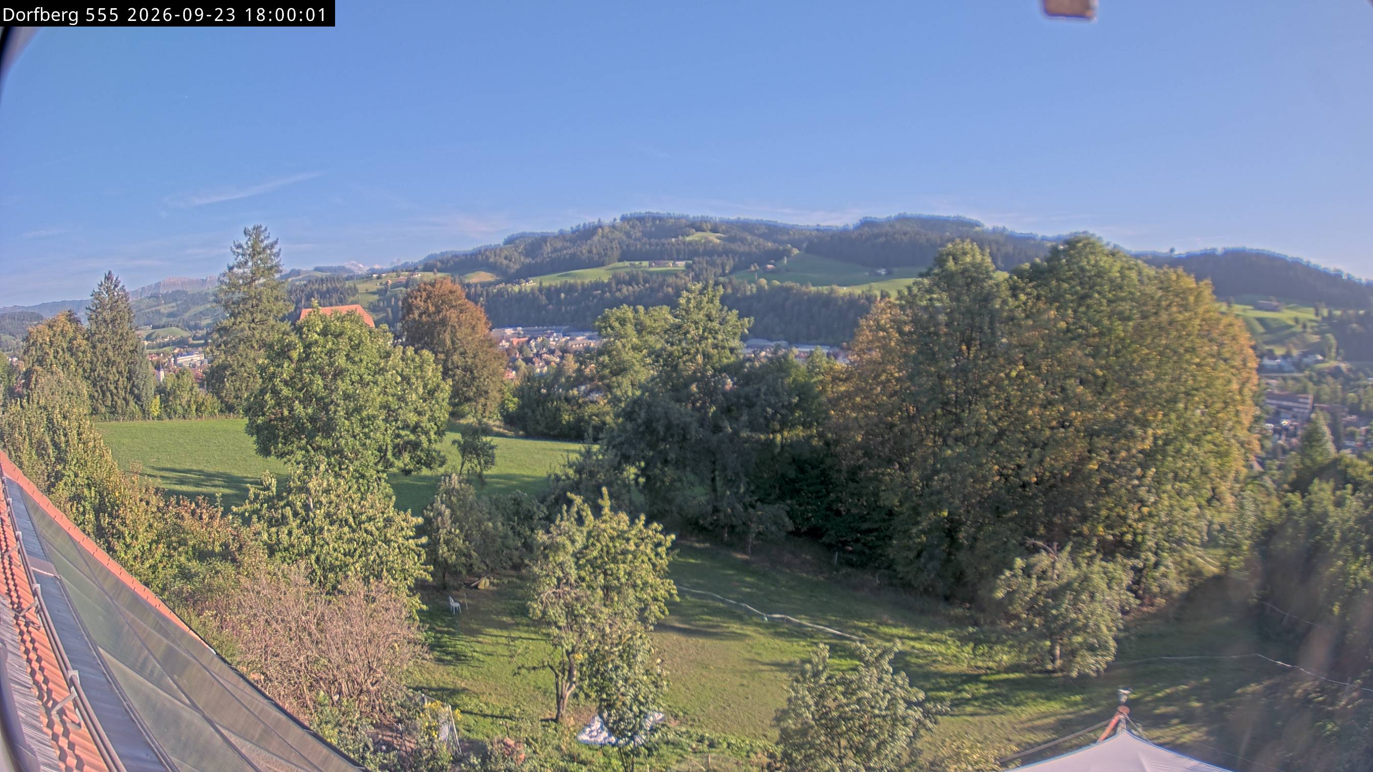 Webcam-Bild: Aussicht vom Dorfberg in Langnau 20260923-180000