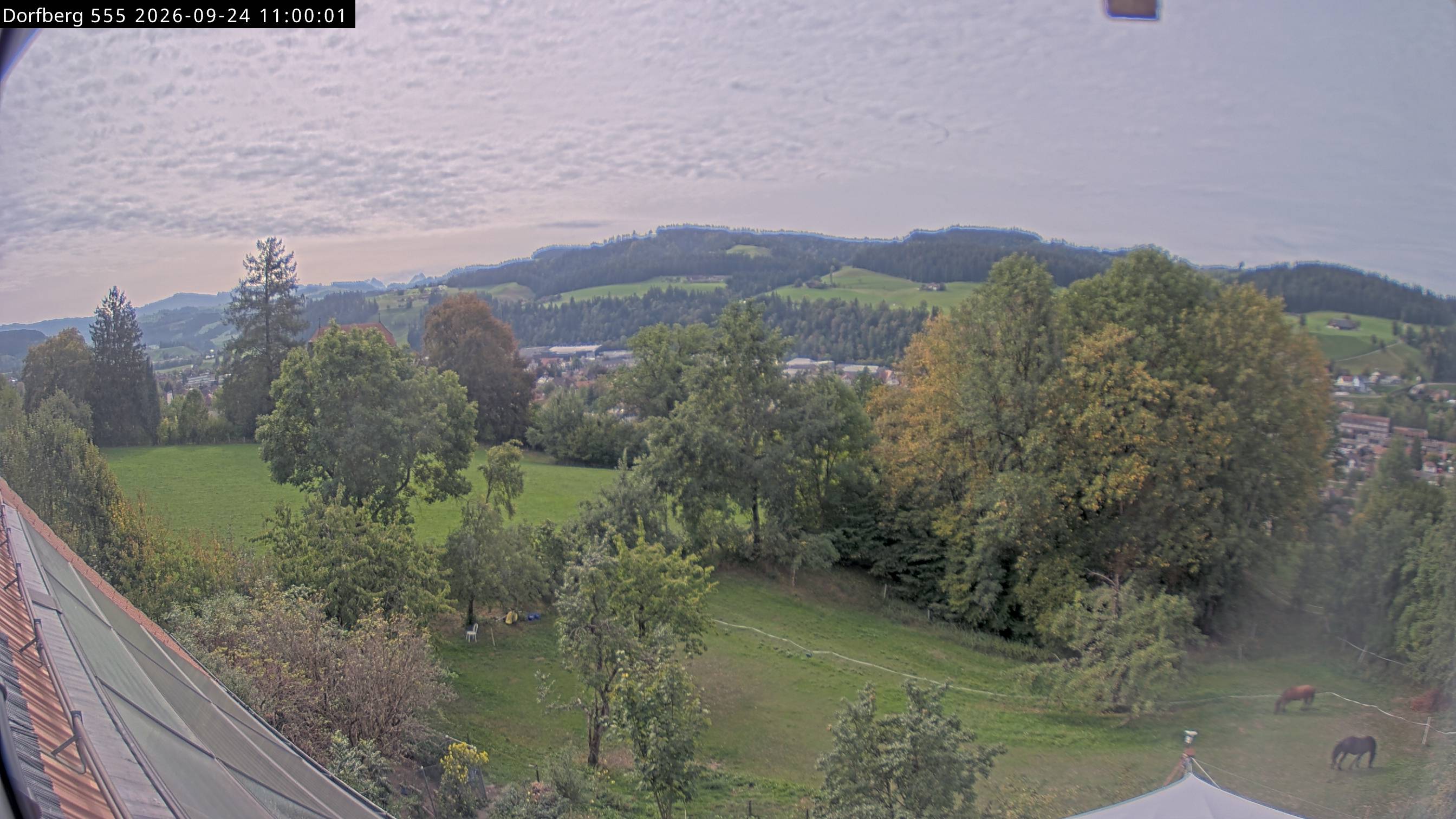 Webcam-Bild: Aussicht vom Dorfberg in Langnau 20260924-110000