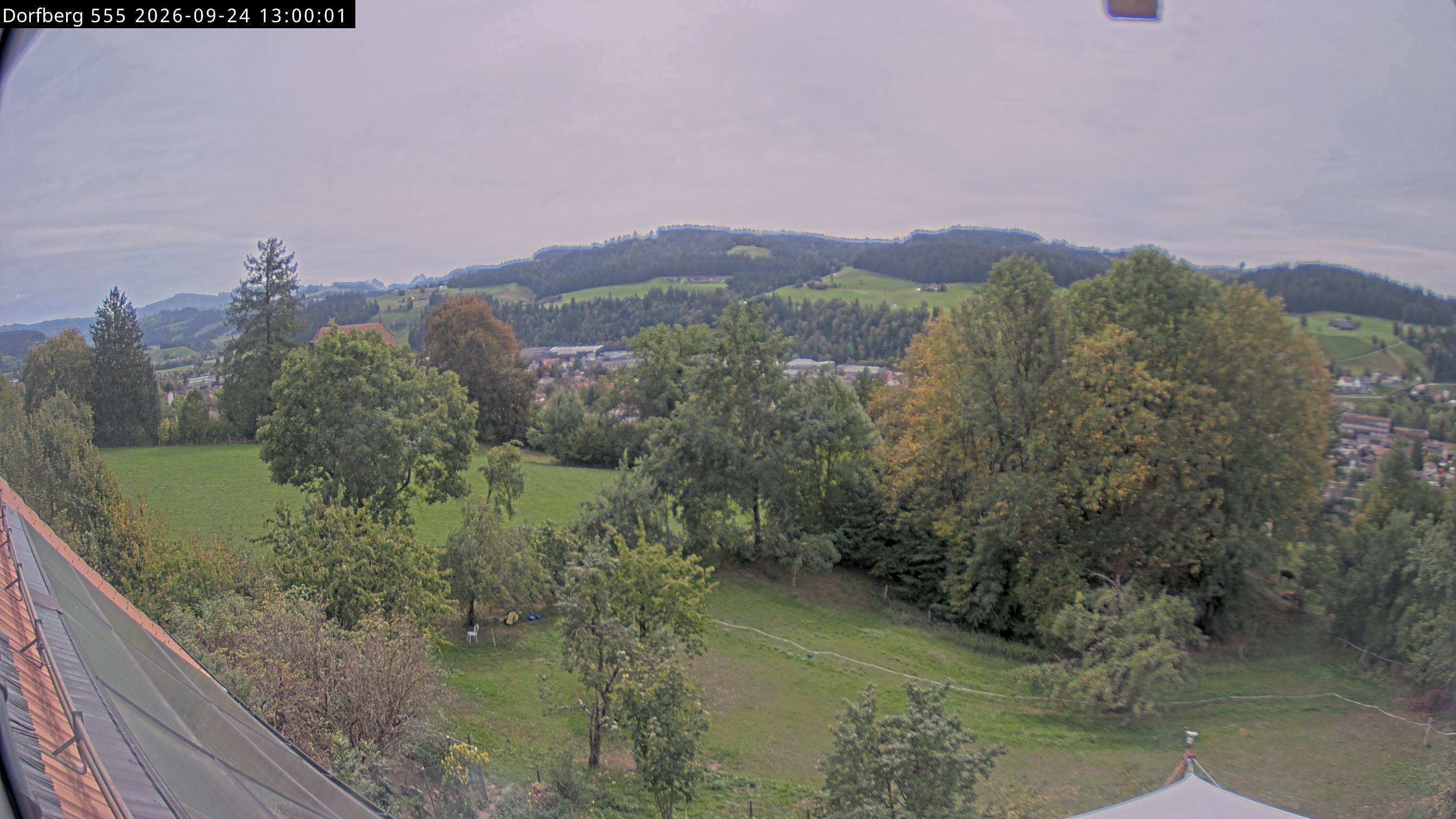 Webcam-Bild: Aussicht vom Dorfberg in Langnau 20260924-130000