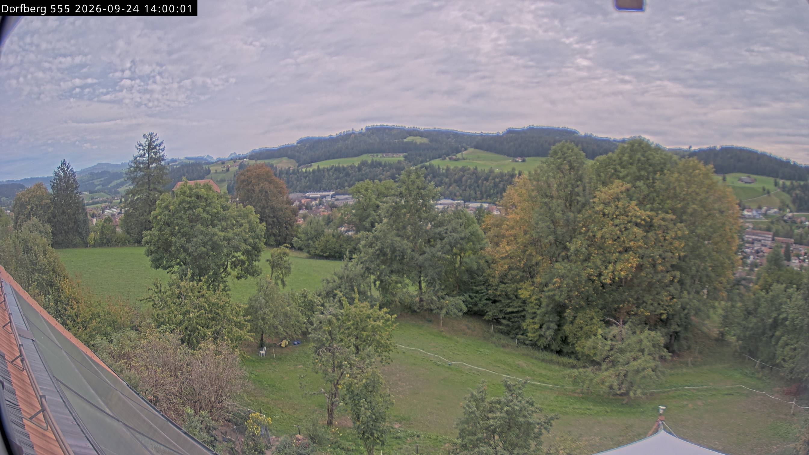 Webcam-Bild: Aussicht vom Dorfberg in Langnau 20260924-140000