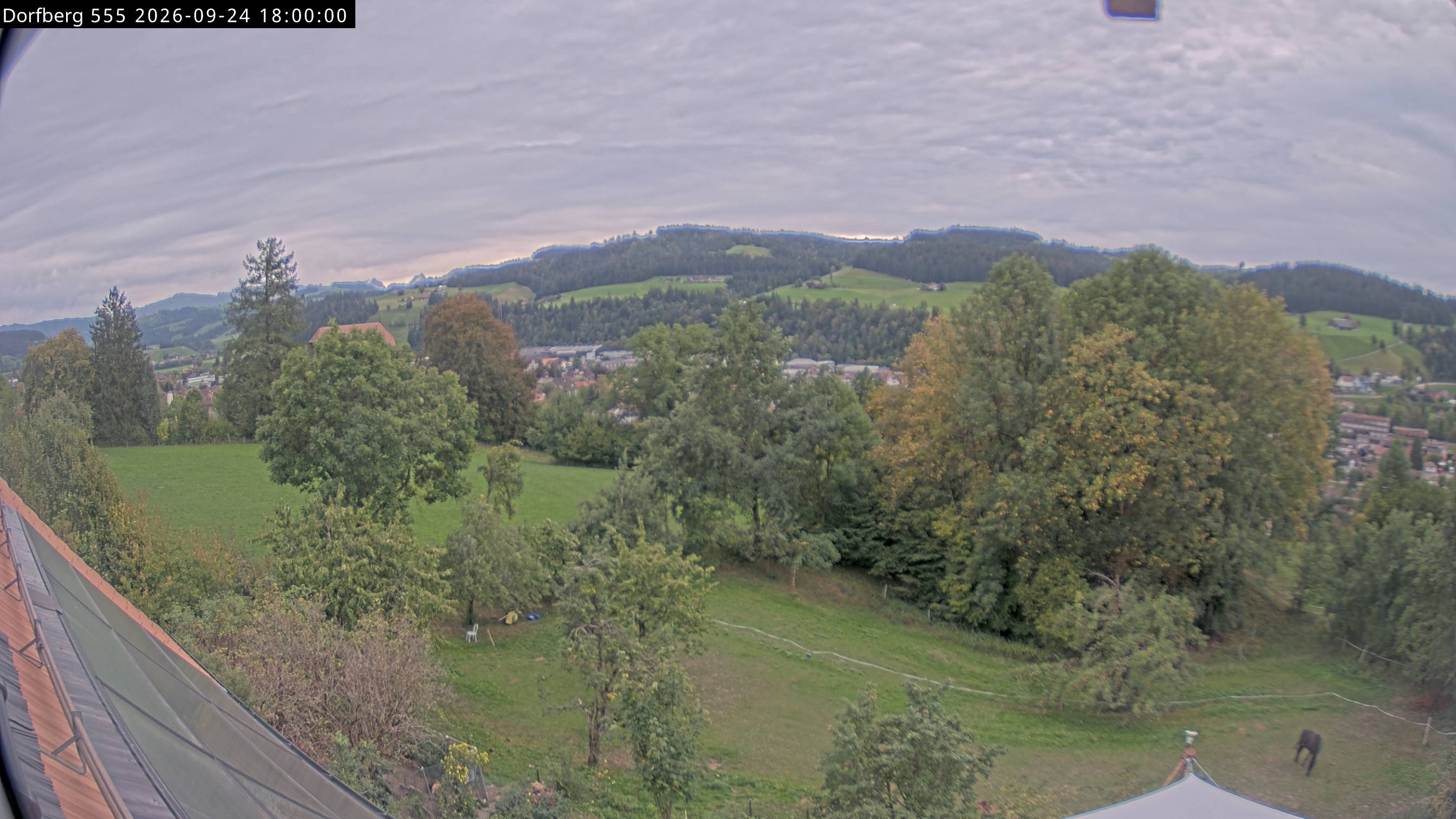 Webcam-Bild: Aussicht vom Dorfberg in Langnau 20260924-180000