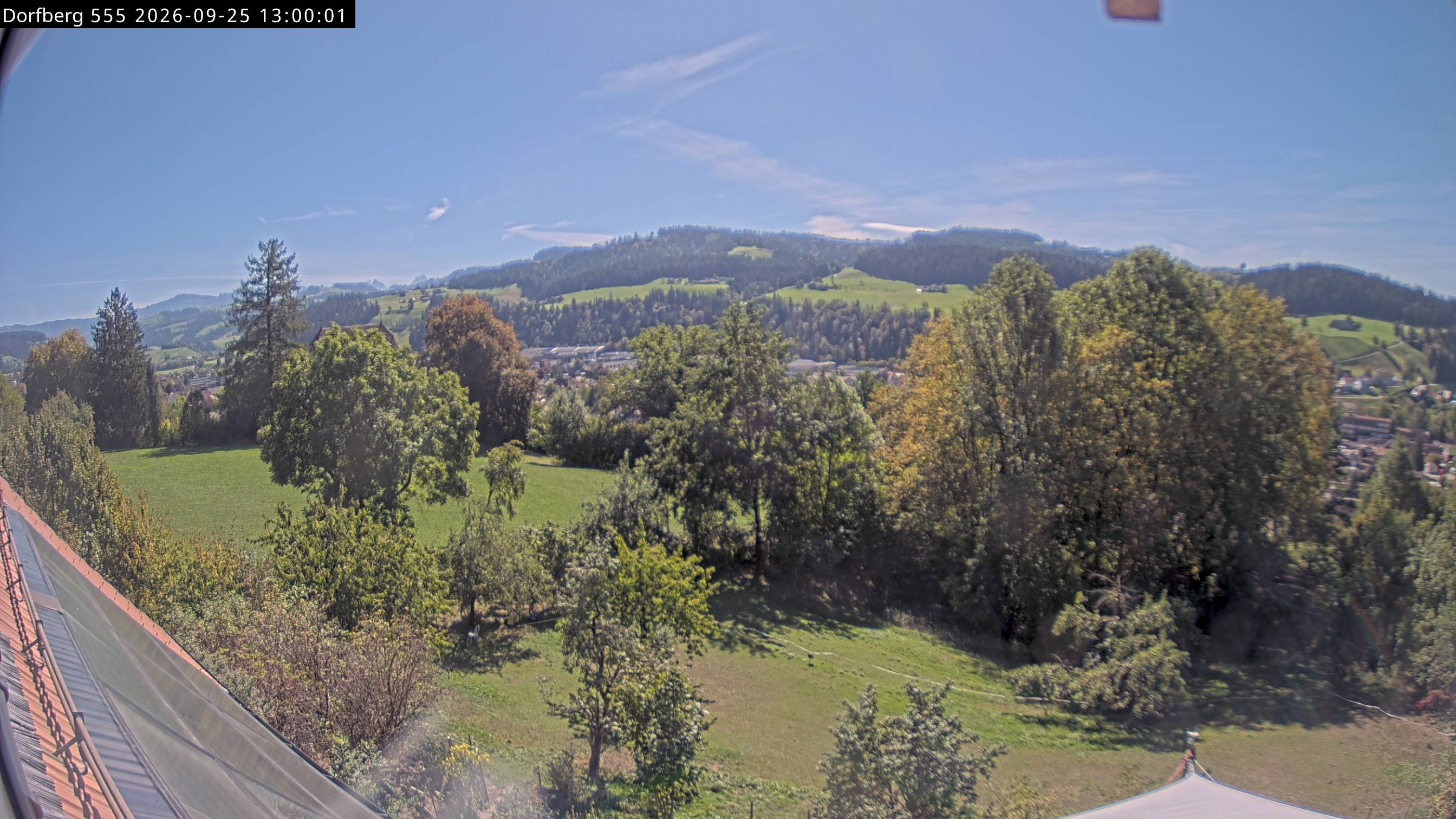 Webcam-Bild: Aussicht vom Dorfberg in Langnau 20260925-130000