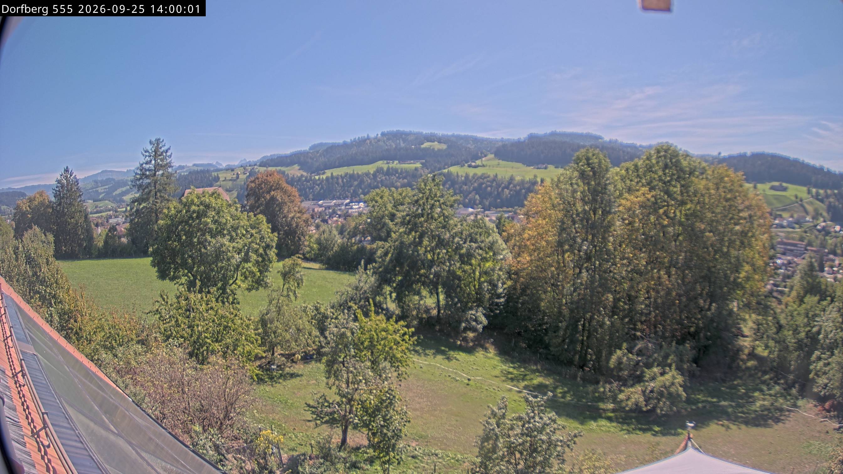 Webcam-Bild: Aussicht vom Dorfberg in Langnau 20260925-140000