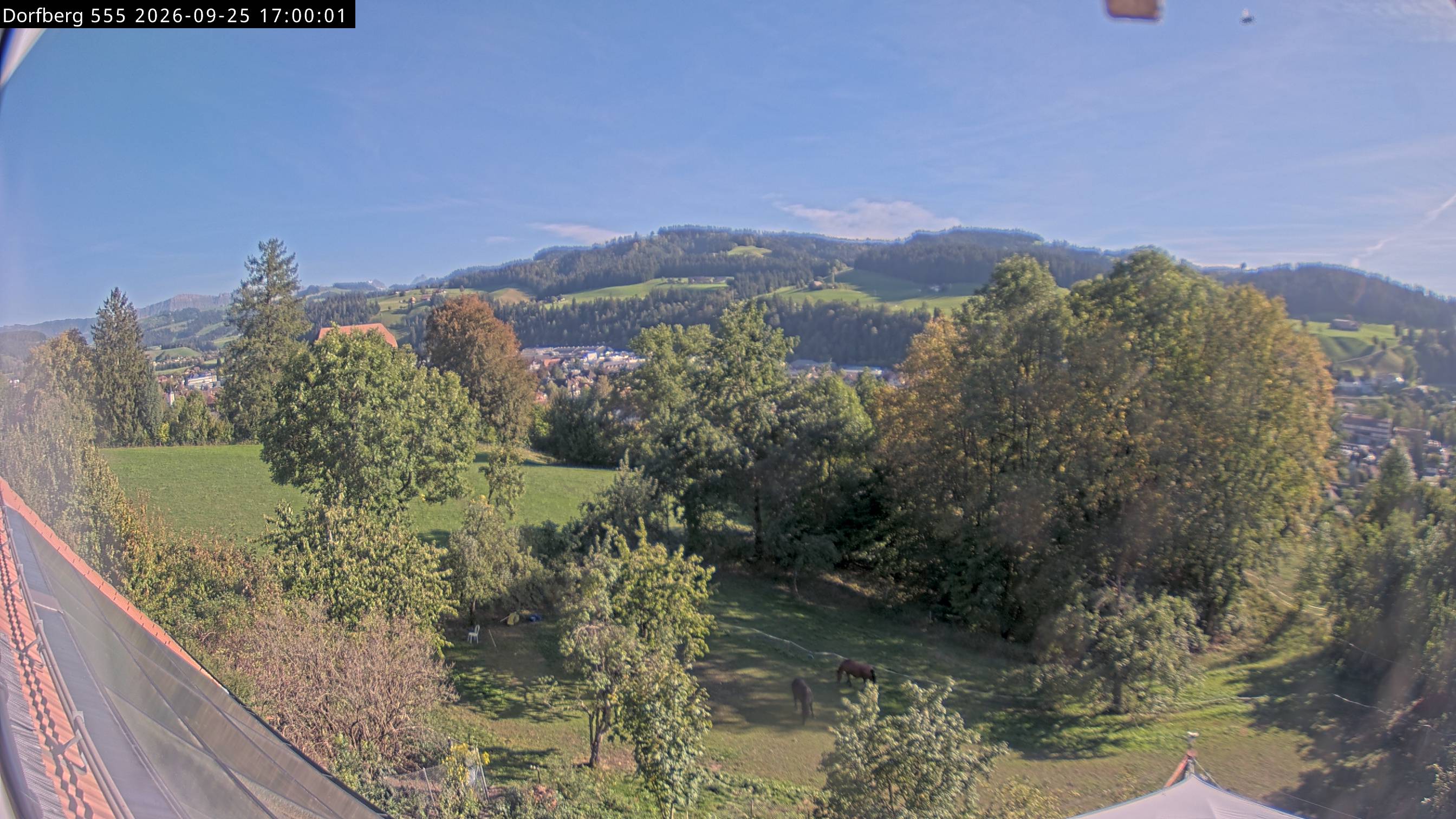 Webcam-Bild: Aussicht vom Dorfberg in Langnau 20260925-170000