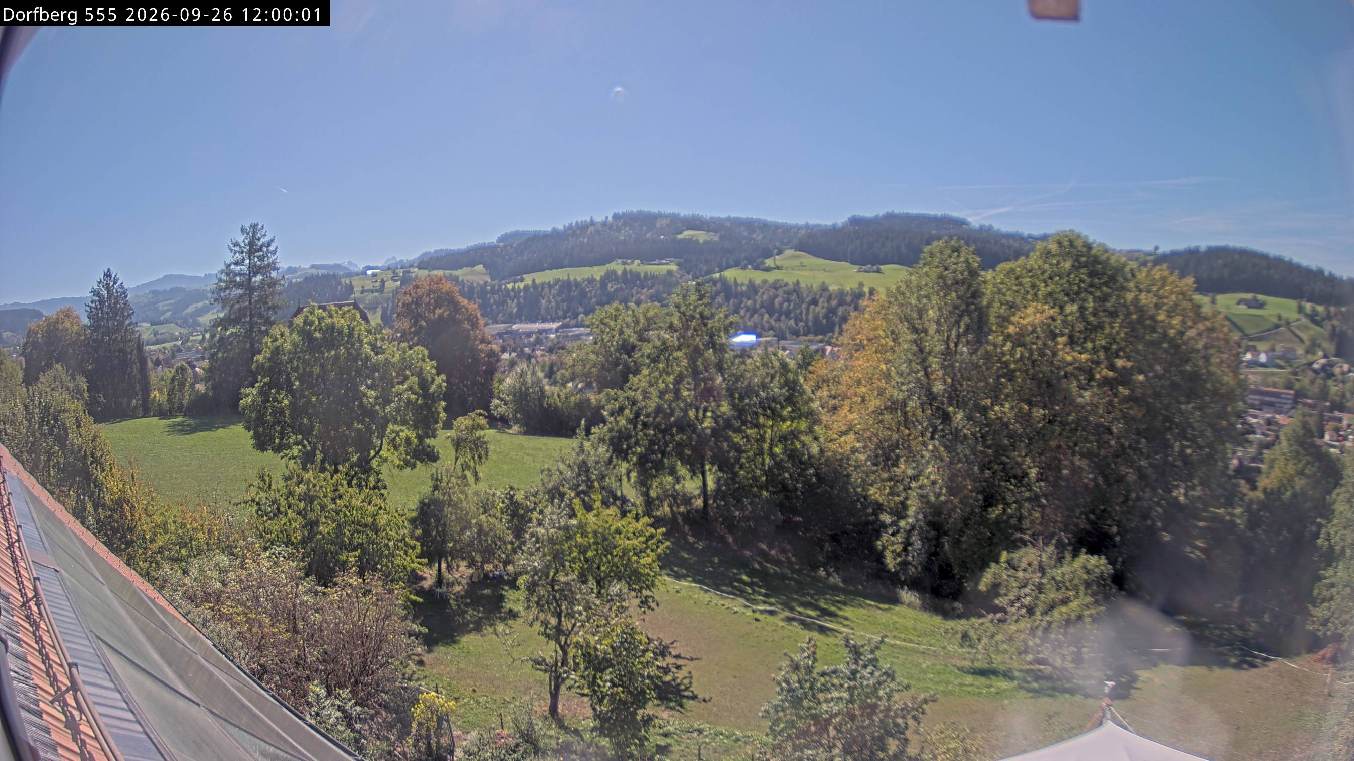 Webcam-Bild: Aussicht vom Dorfberg in Langnau 20260926-120000
