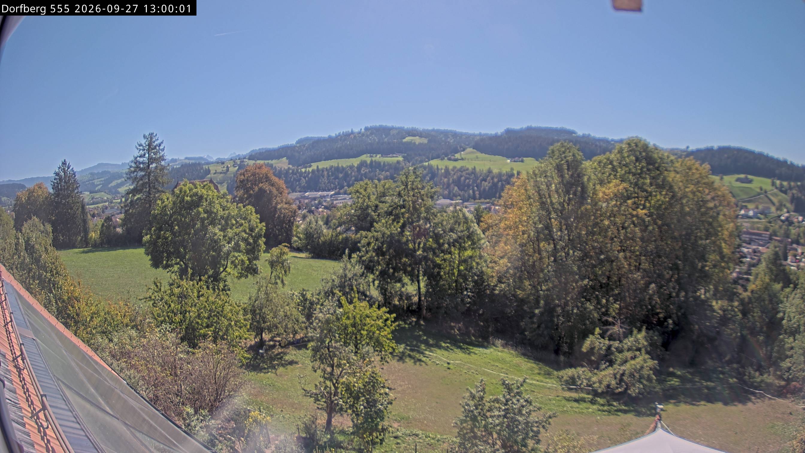 Webcam-Bild: Aussicht vom Dorfberg in Langnau 20260927-130000