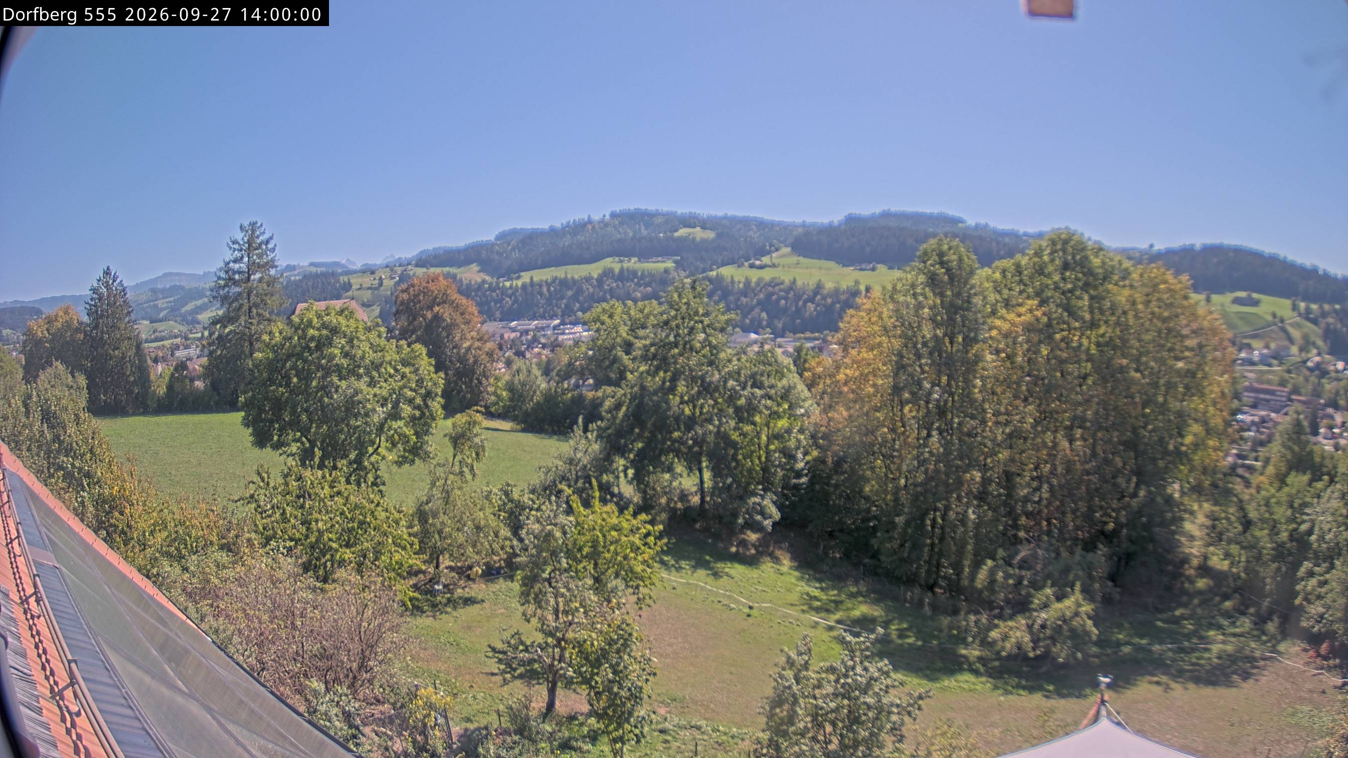 Webcam-Bild: Aussicht vom Dorfberg in Langnau 20260927-140000