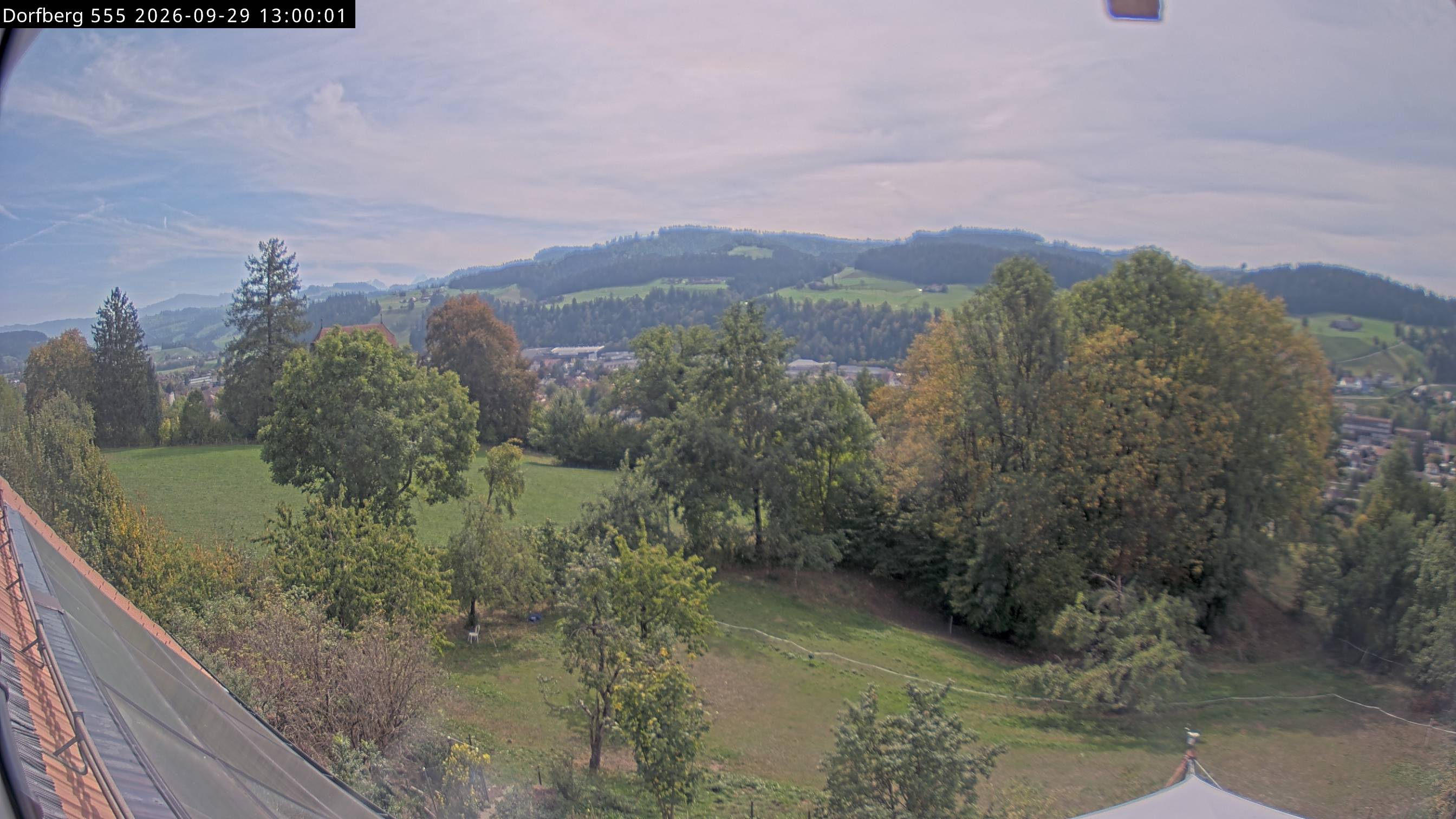 Webcam-Bild: Aussicht vom Dorfberg in Langnau 20260929-130000