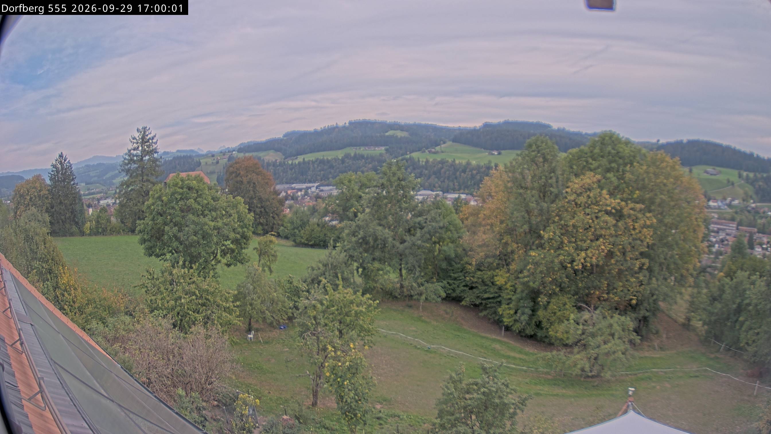 Webcam-Bild: Aussicht vom Dorfberg in Langnau 20260929-170000