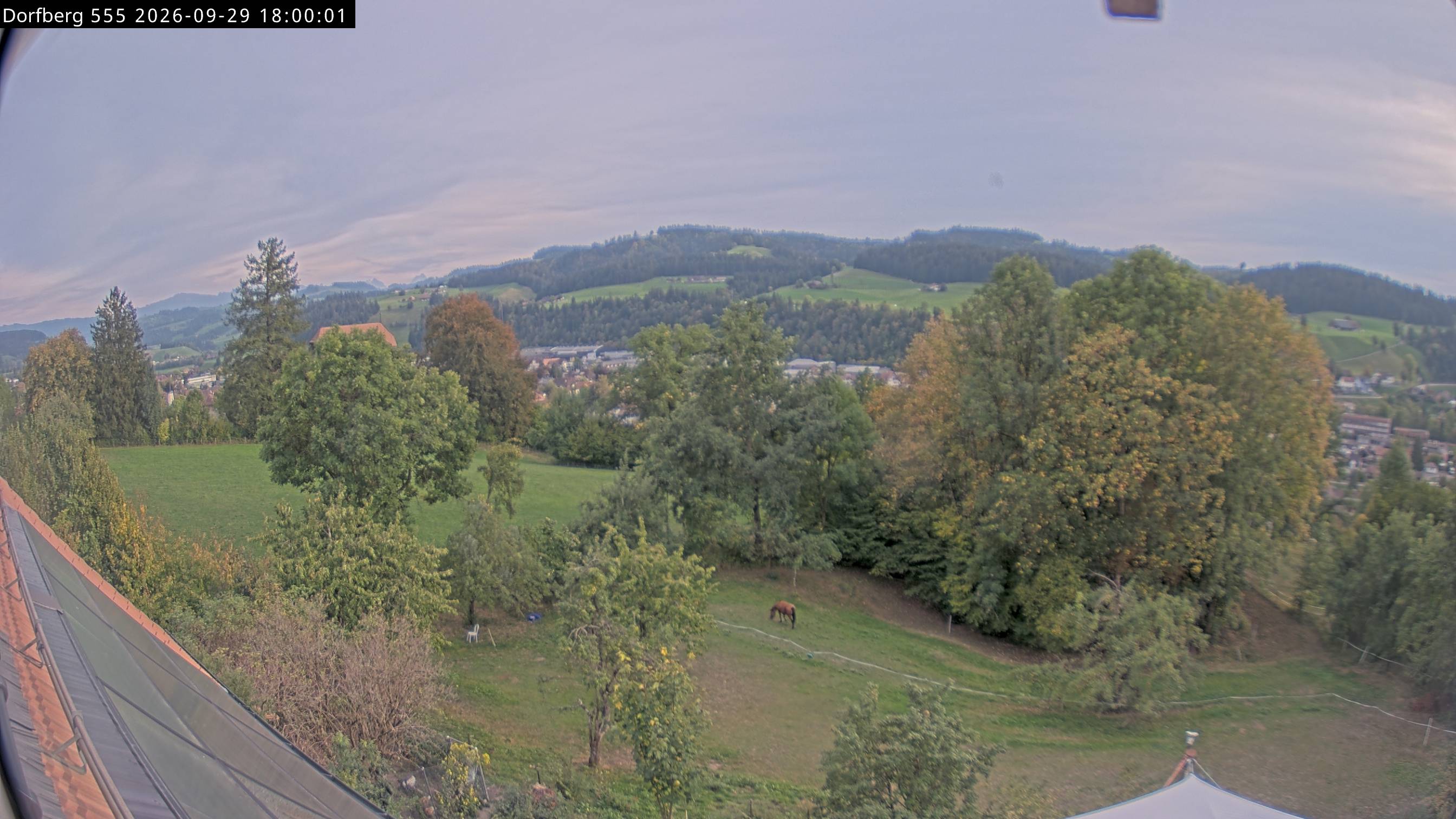 Webcam-Bild: Aussicht vom Dorfberg in Langnau 20260929-180000