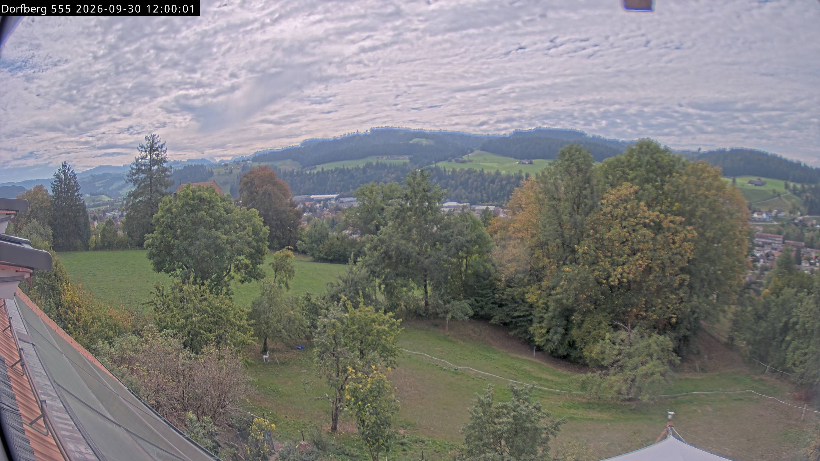 Webcam-Bild: Aussicht vom Dorfberg in Langnau 20260930-120000