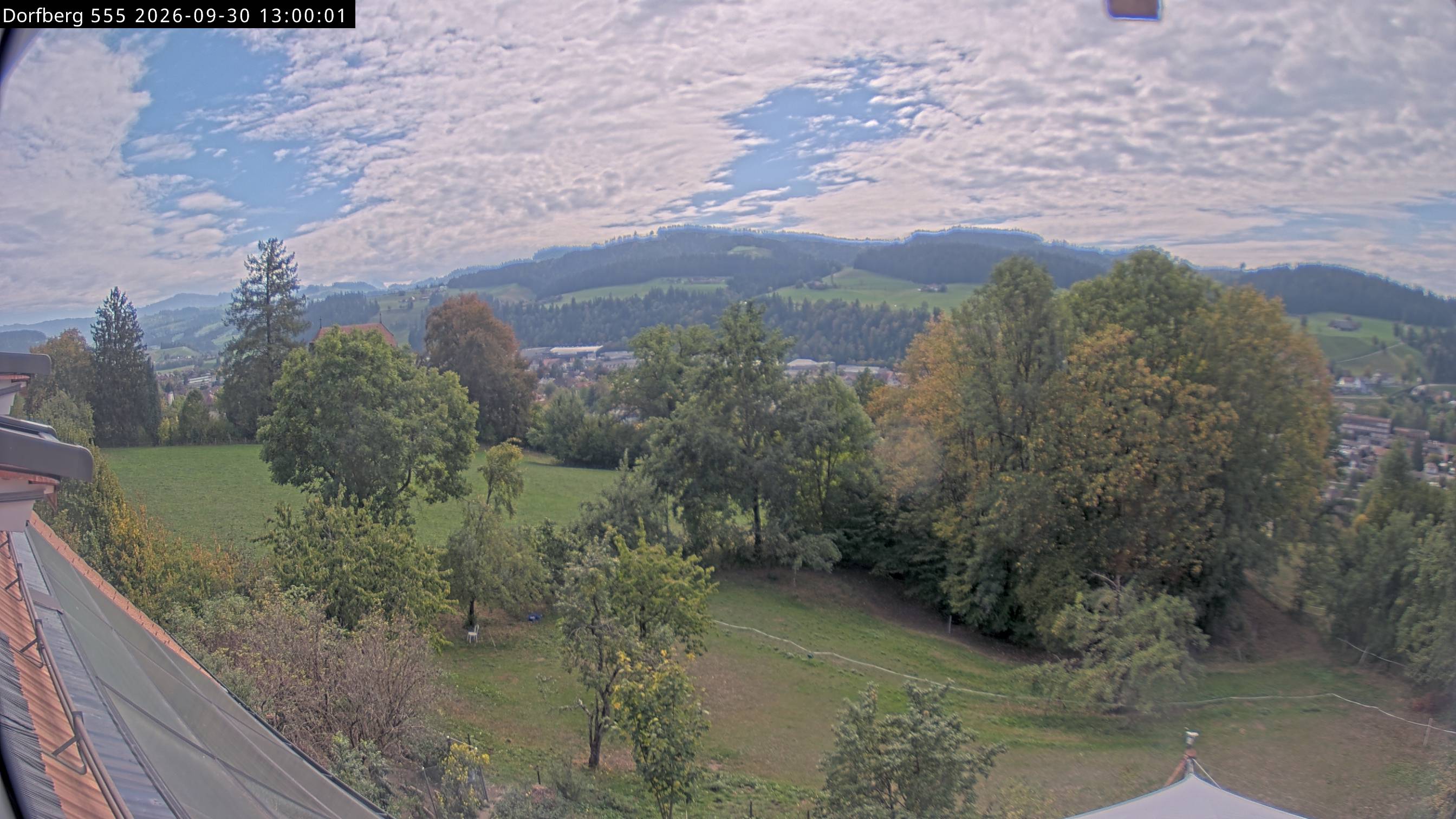 Webcam-Bild: Aussicht vom Dorfberg in Langnau 20260930-130000