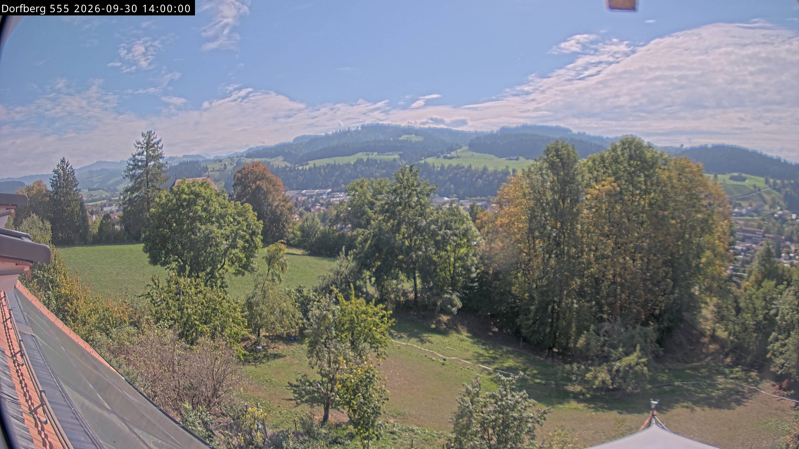 Webcam-Bild: Aussicht vom Dorfberg in Langnau 20260930-140000