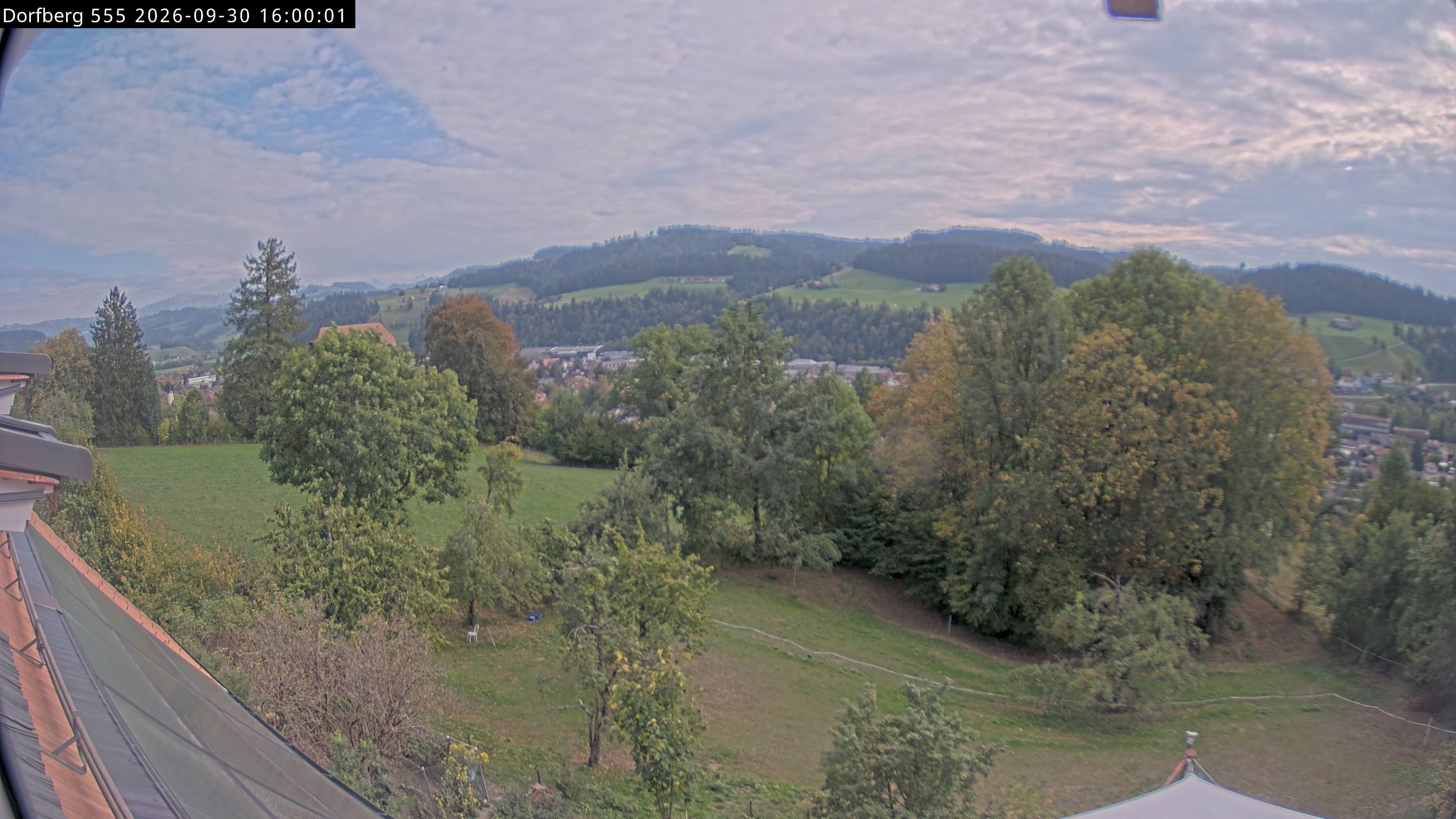 Webcam-Bild: Aussicht vom Dorfberg in Langnau 20260930-160000