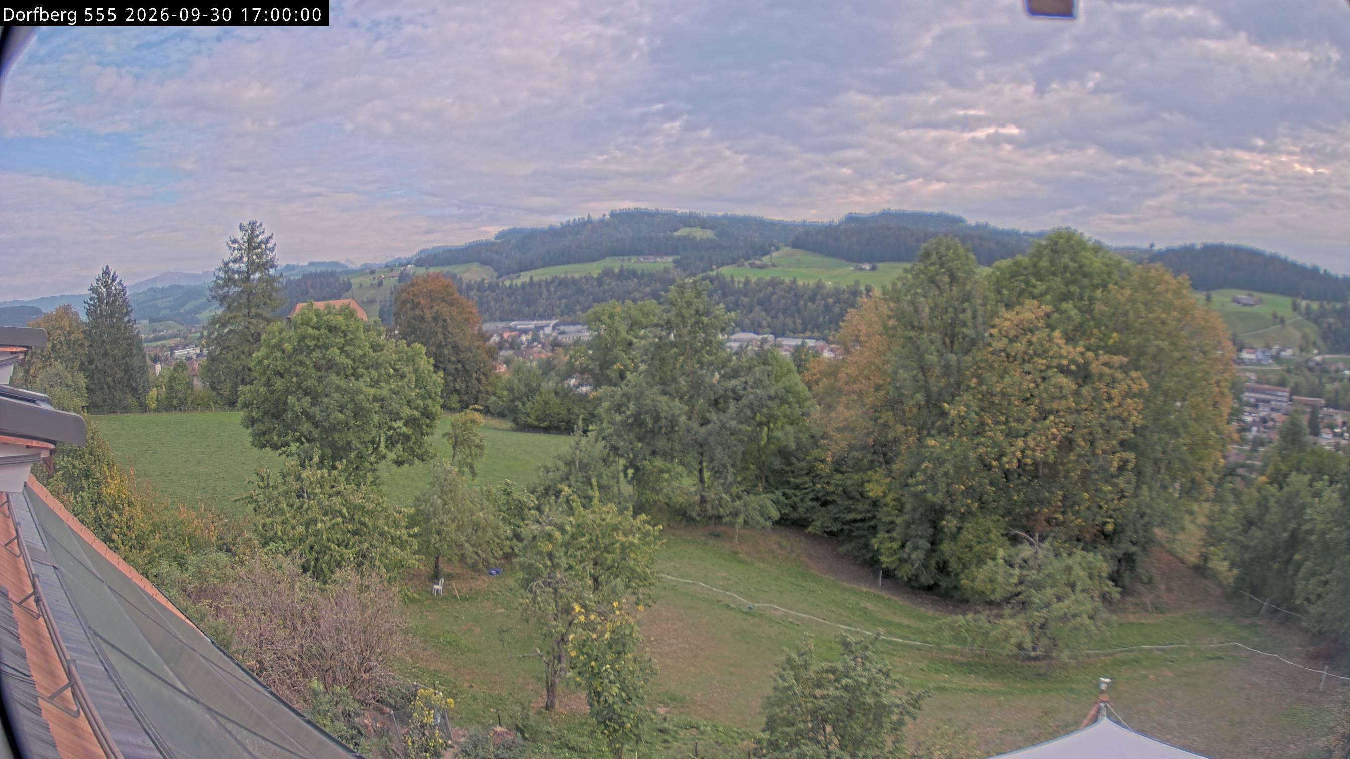 Webcam-Bild: Aussicht vom Dorfberg in Langnau 20260930-170000