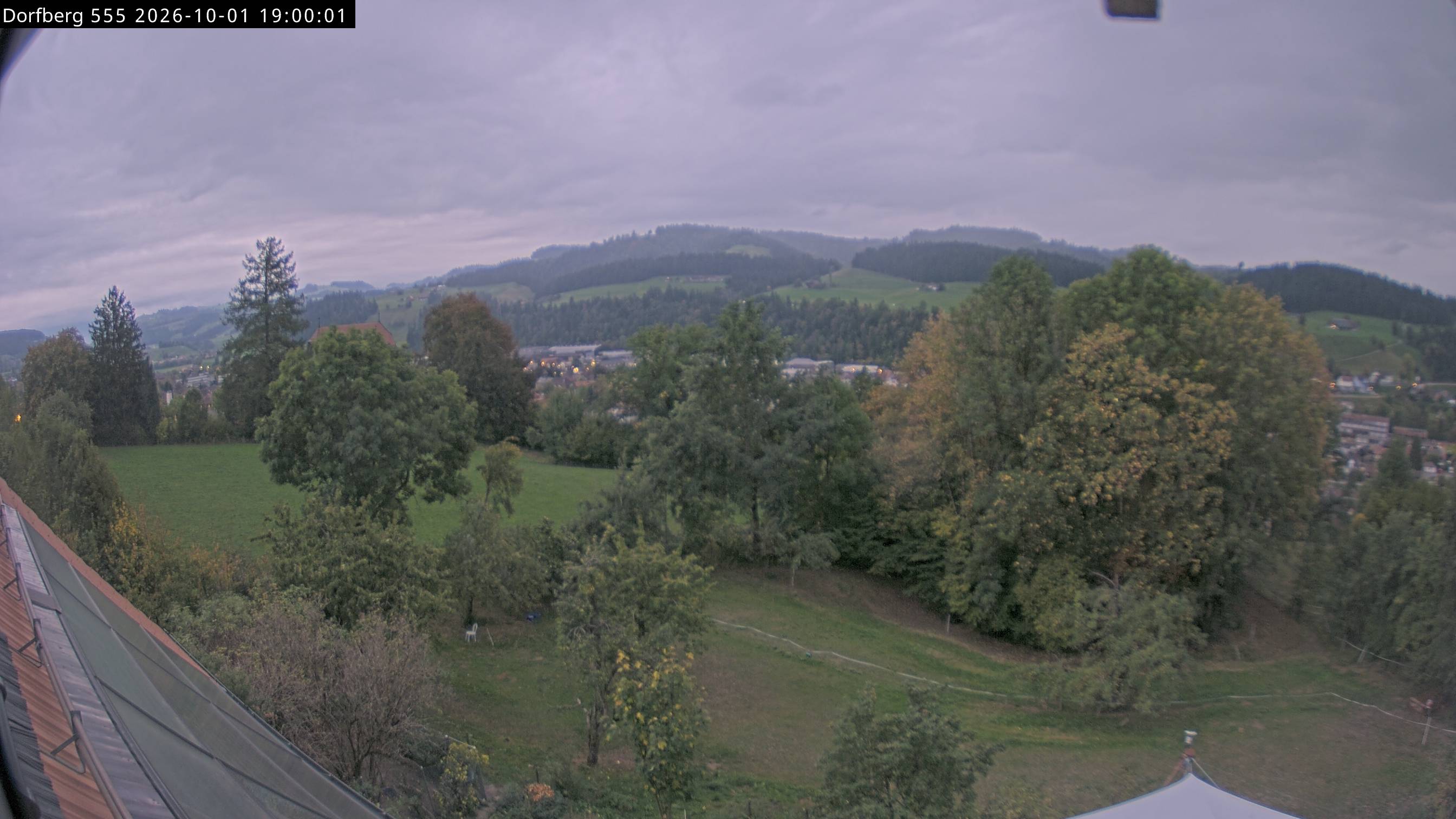 Webcam-Bild: Aussicht vom Dorfberg in Langnau 20261001-190000
