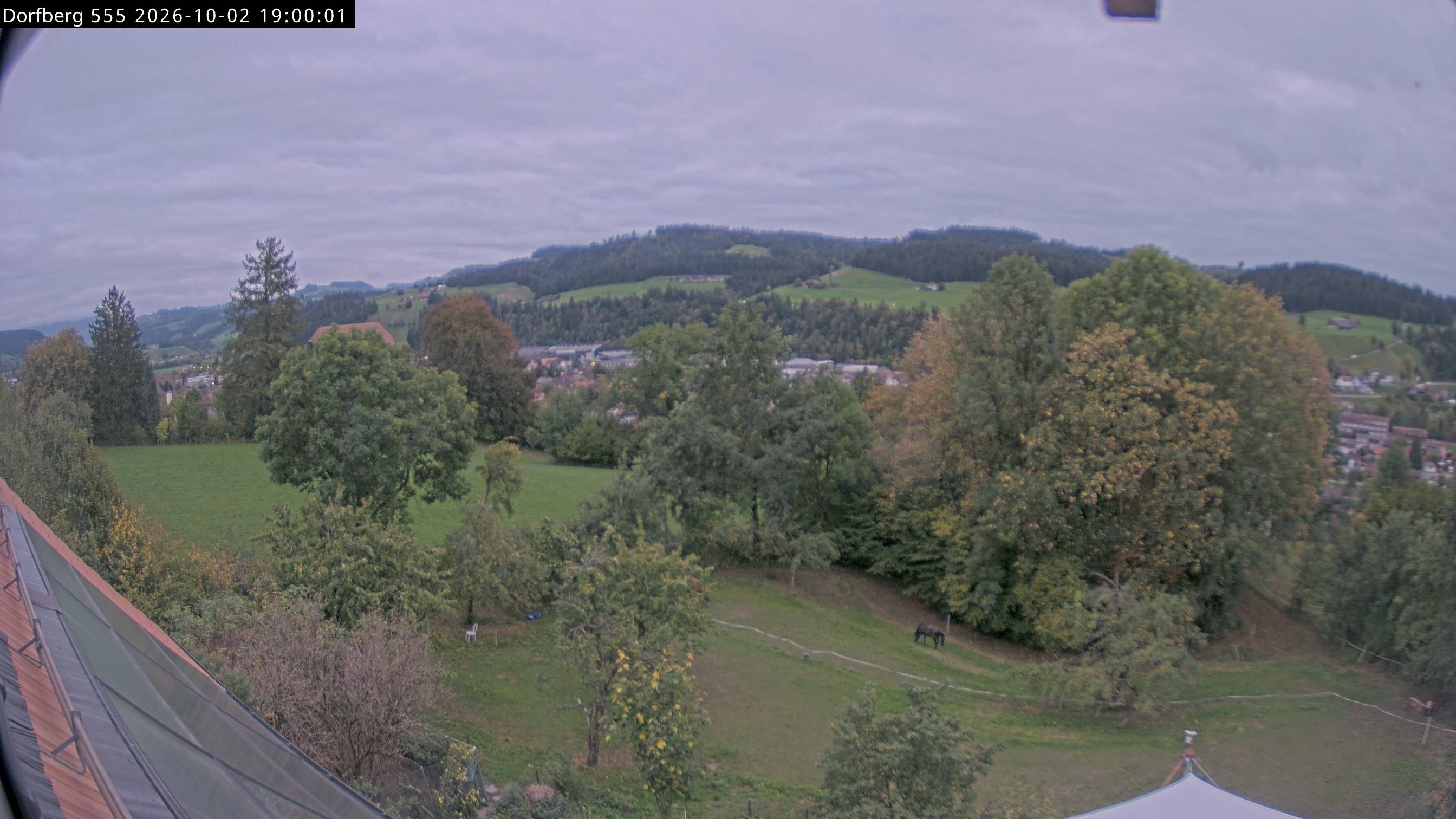 Webcam-Bild: Aussicht vom Dorfberg in Langnau 20261002-190000