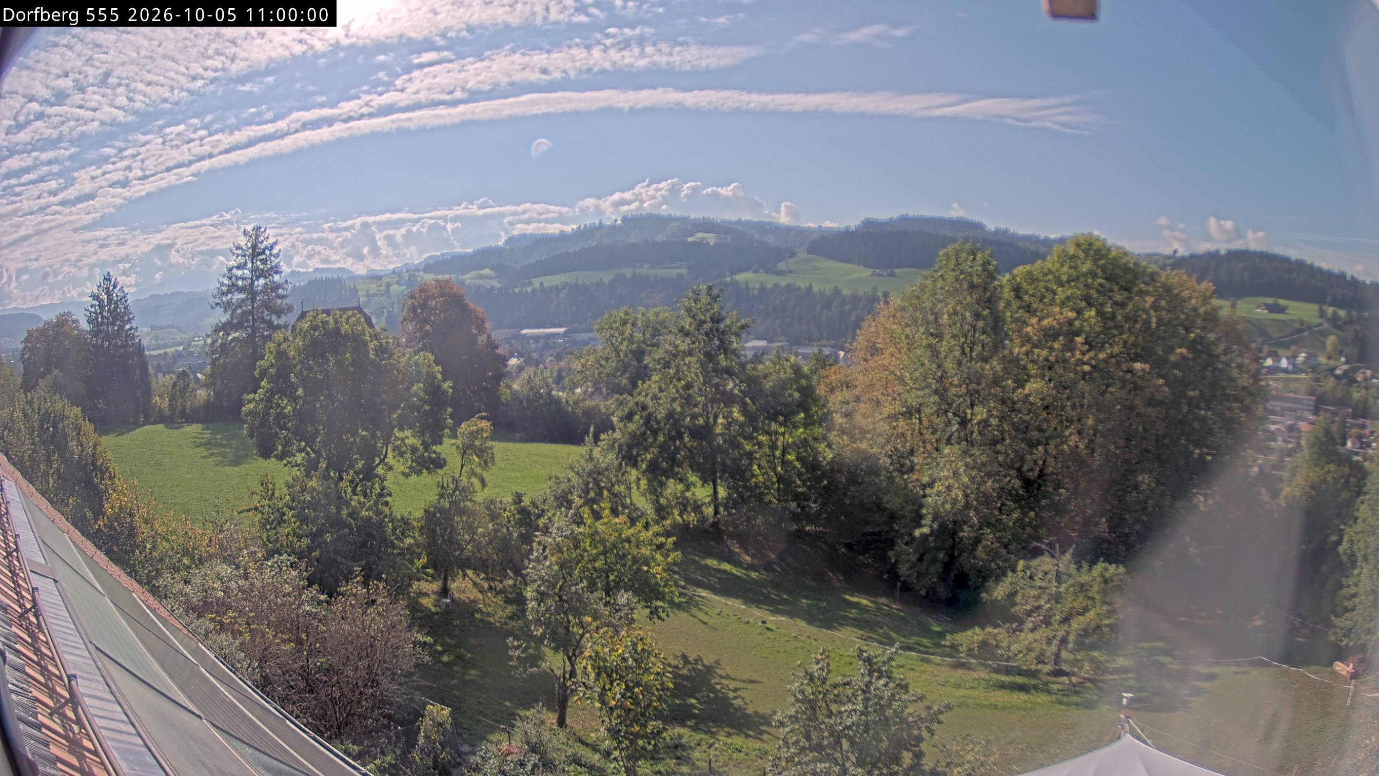 Webcam-Bild: Aussicht vom Dorfberg in Langnau 20261005-110000