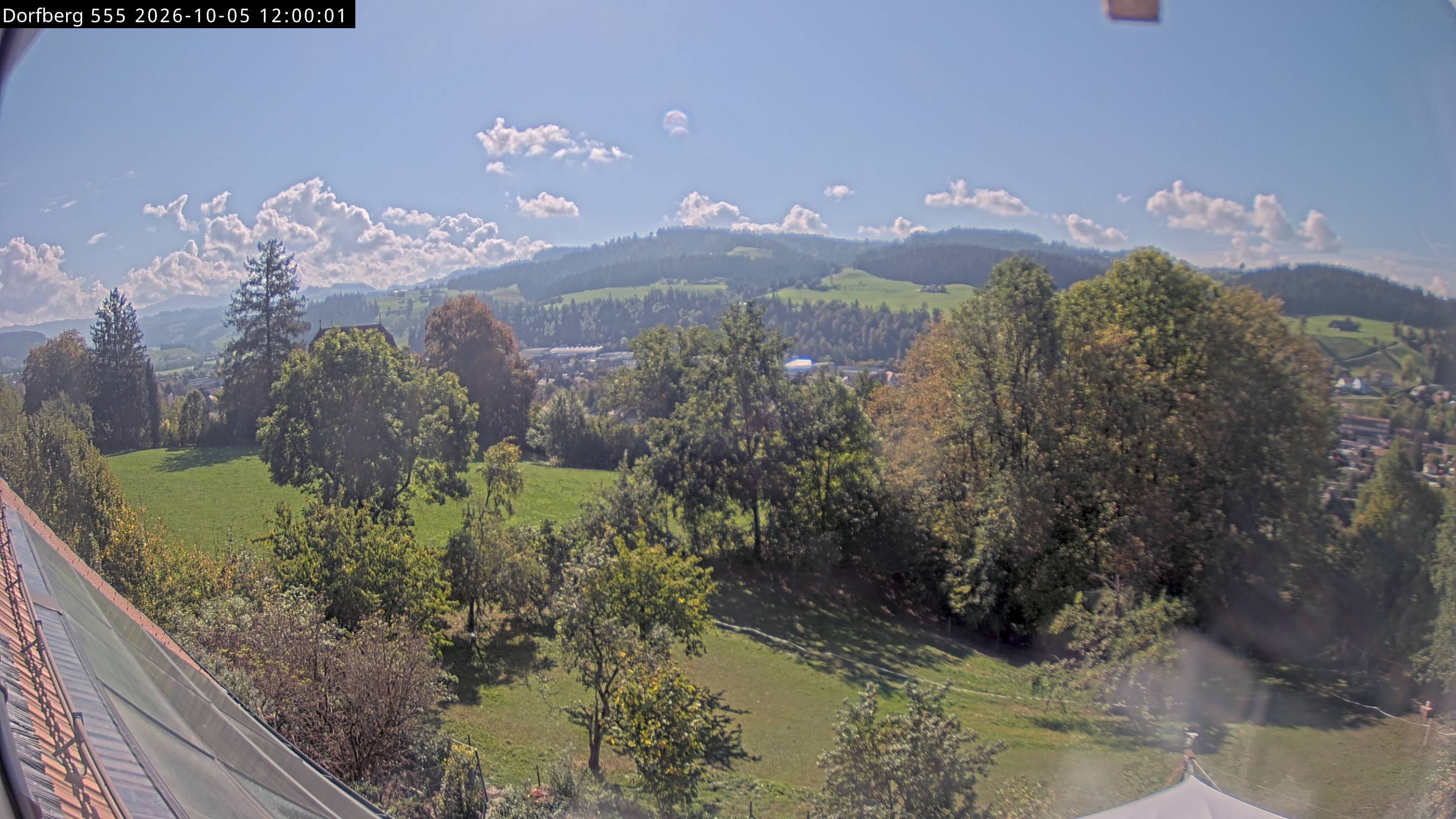 Webcam-Bild: Aussicht vom Dorfberg in Langnau 20261005-120000