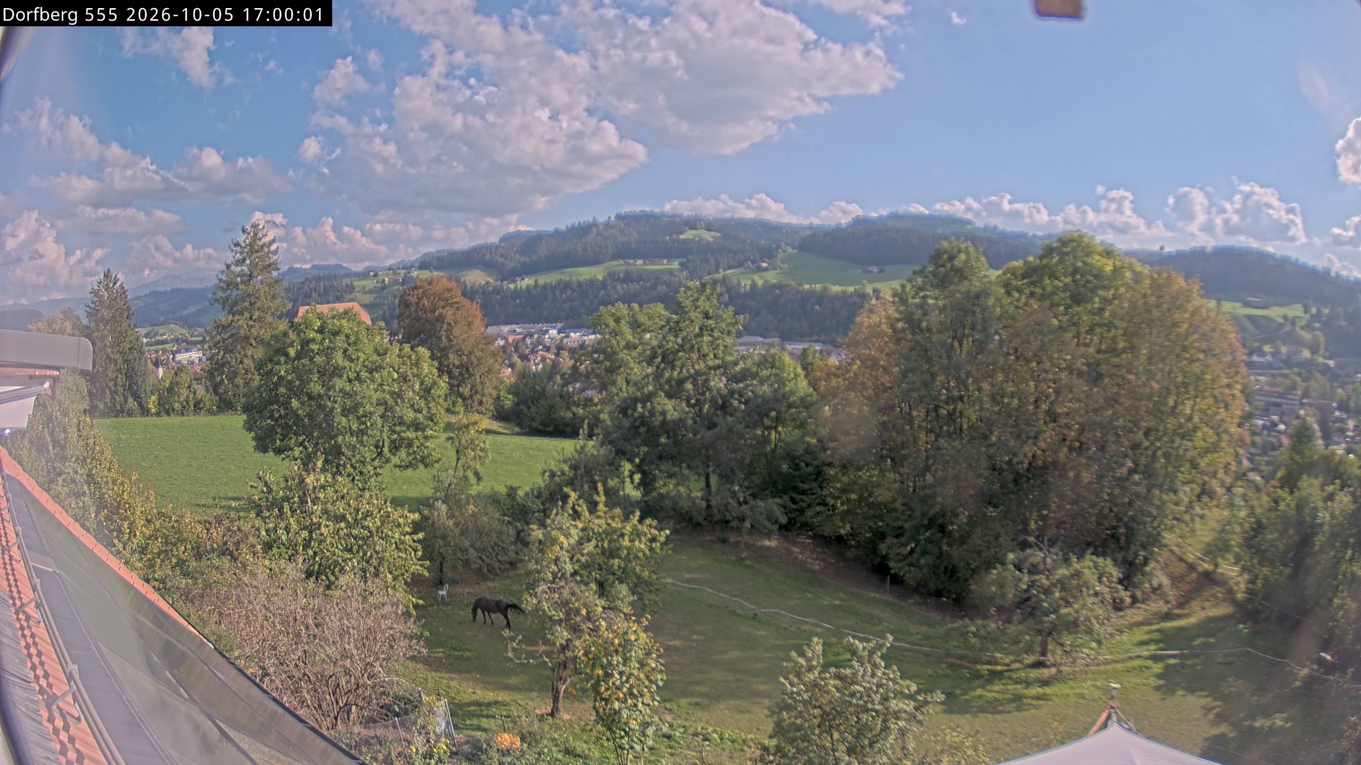 Webcam-Bild: Aussicht vom Dorfberg in Langnau 20261005-170000