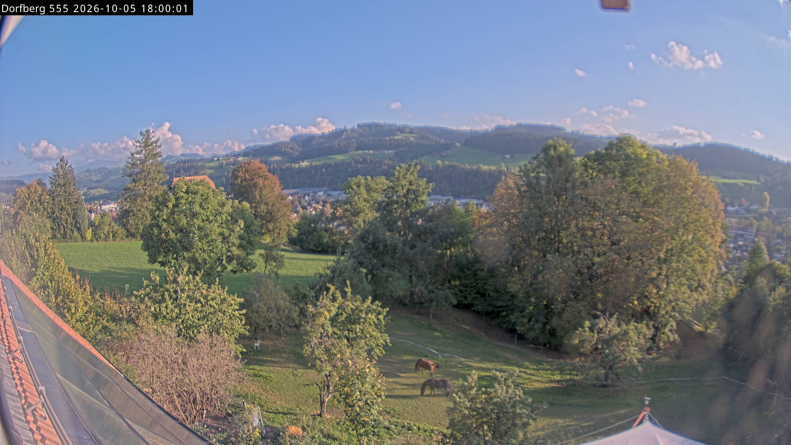 Webcam-Bild: Aussicht vom Dorfberg in Langnau 20261005-180000
