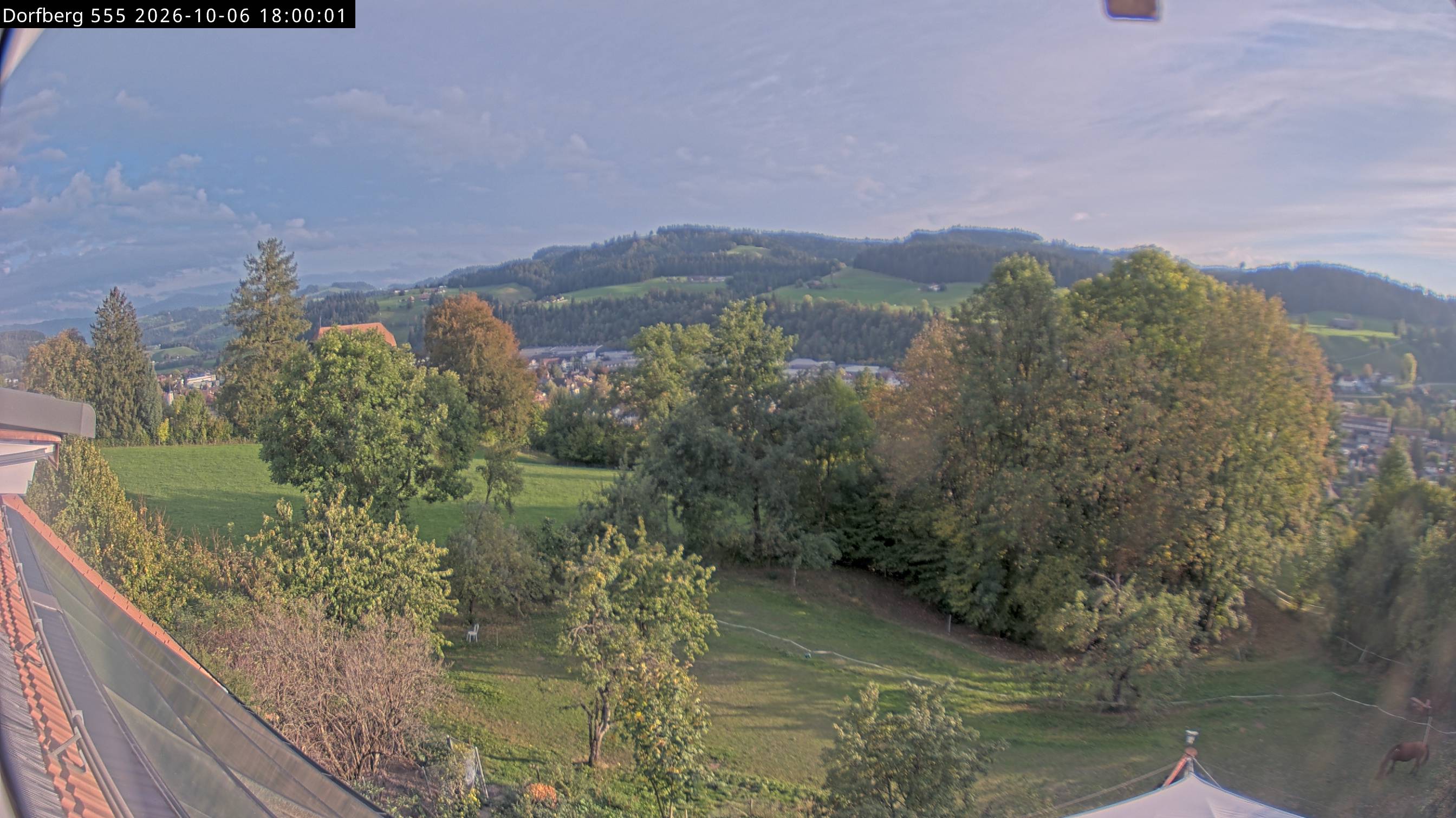 Webcam-Bild: Aussicht vom Dorfberg in Langnau 20261006-180000