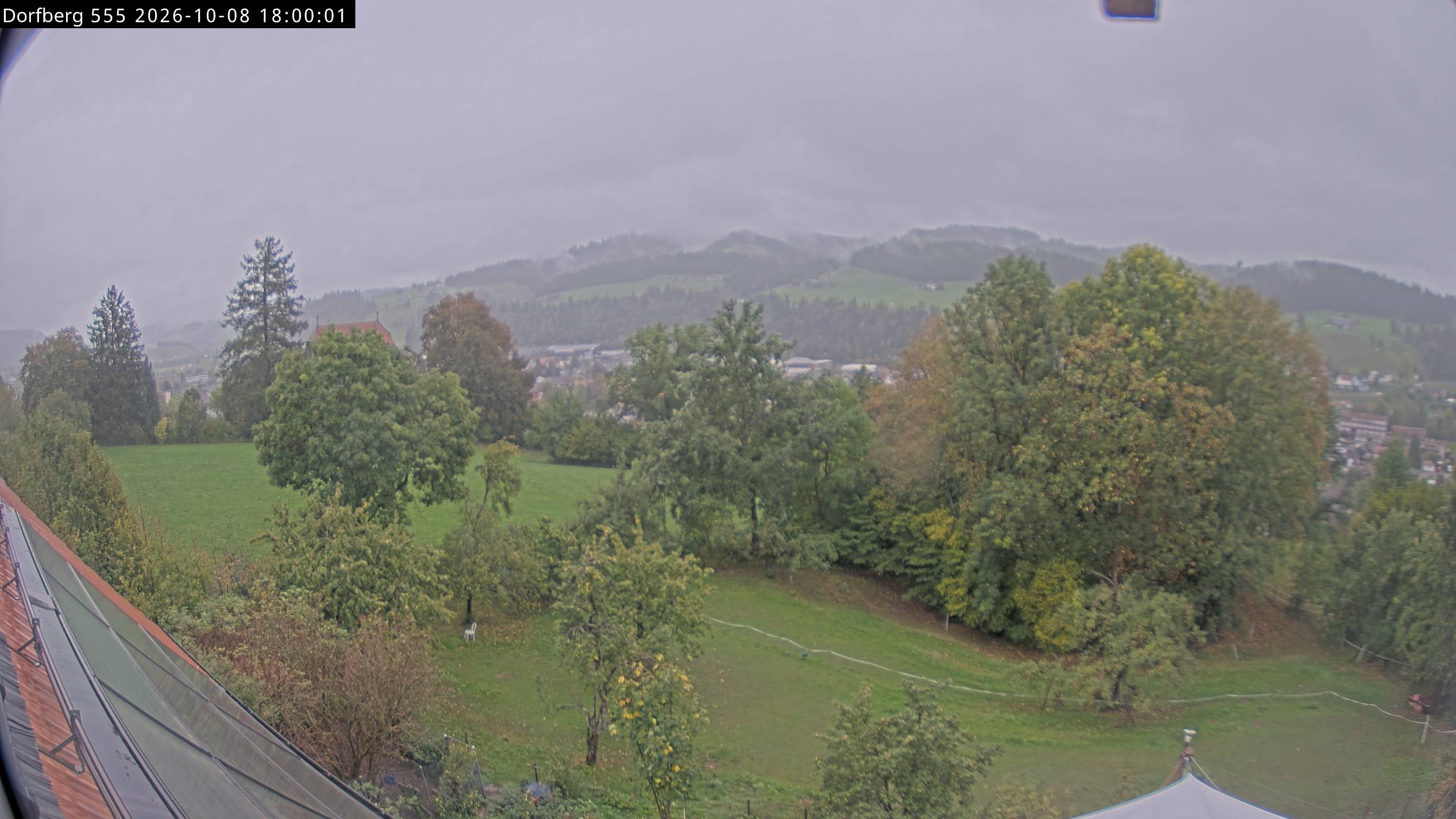 Webcam-Bild: Aussicht vom Dorfberg in Langnau 20261008-180000