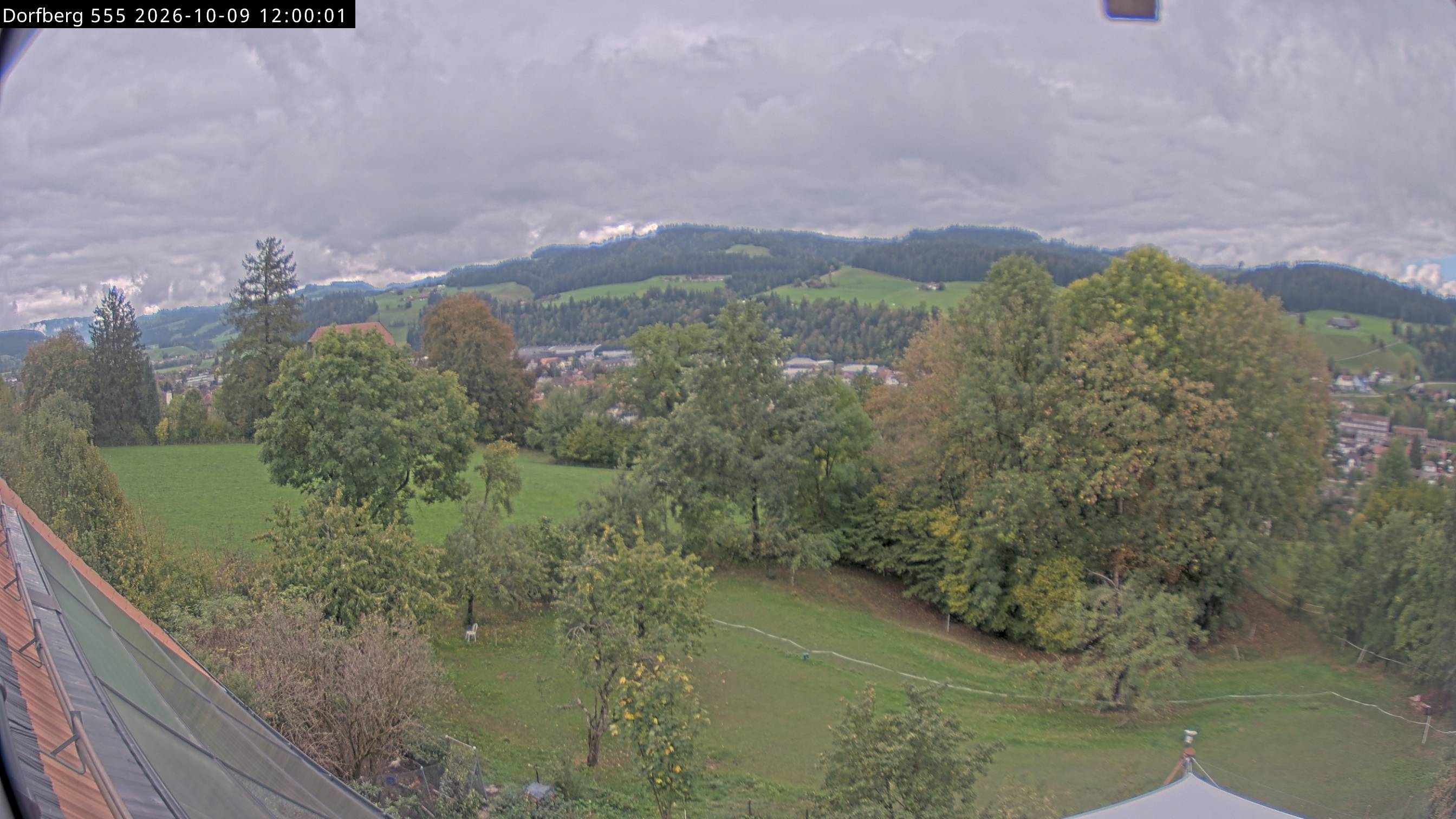 Webcam-Bild: Aussicht vom Dorfberg in Langnau 20261009-120000